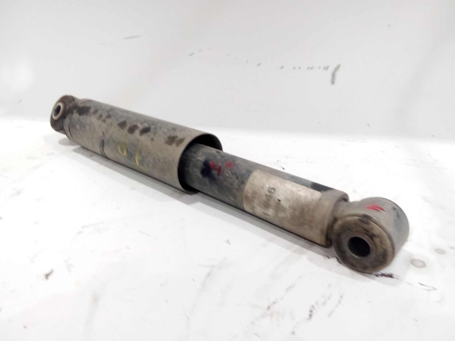 amortiguador_trasero_derecho_a6393262400_sachs_a_639_326_24_00_mercedes_benz_vito_autobus_w639_111_cdi_639_701_639_703_639_705