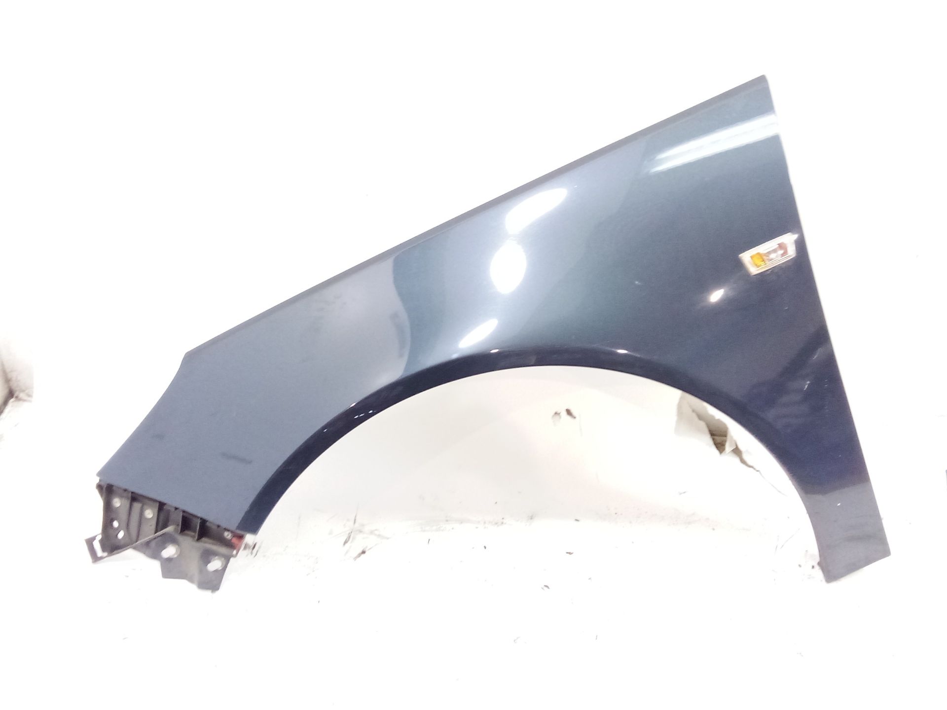 aleta_delantera_izquierda_13277520_opcion_de_color_gbi_opel_insignia_a_sports_tourer_g09_2_0_cdti_35