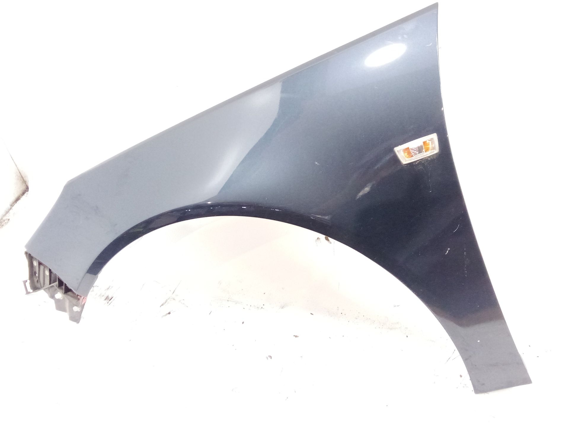 aleta_delantera_izquierda_13277520_opcion_de_color_gbi_opel_insignia_a_sports_tourer_g09_2_0_cdti_35