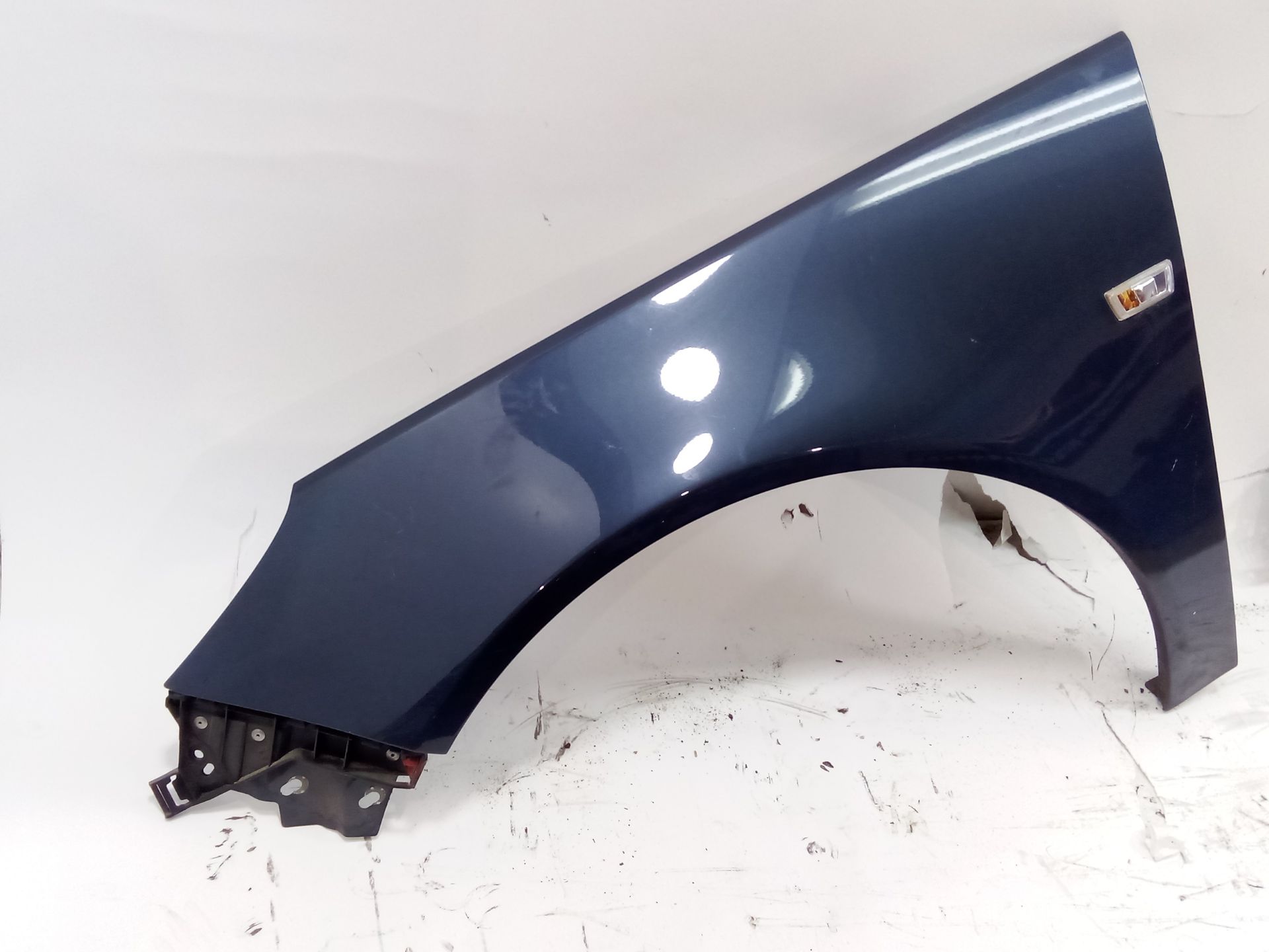 aleta_delantera_izquierda_13277520_opcion_de_color_gbi_opel_insignia_a_sports_tourer_g09_2_0_cdti_35