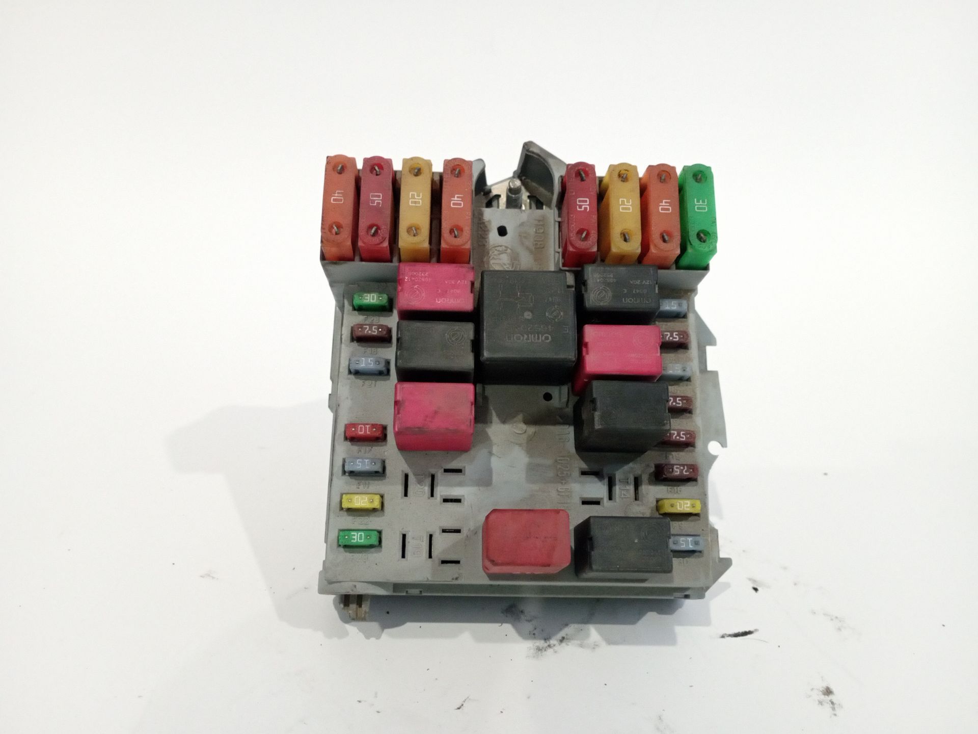 caja_reles_fusibles_1349948080_peugeot_boxer_furgoneta_2_2_hdi_120