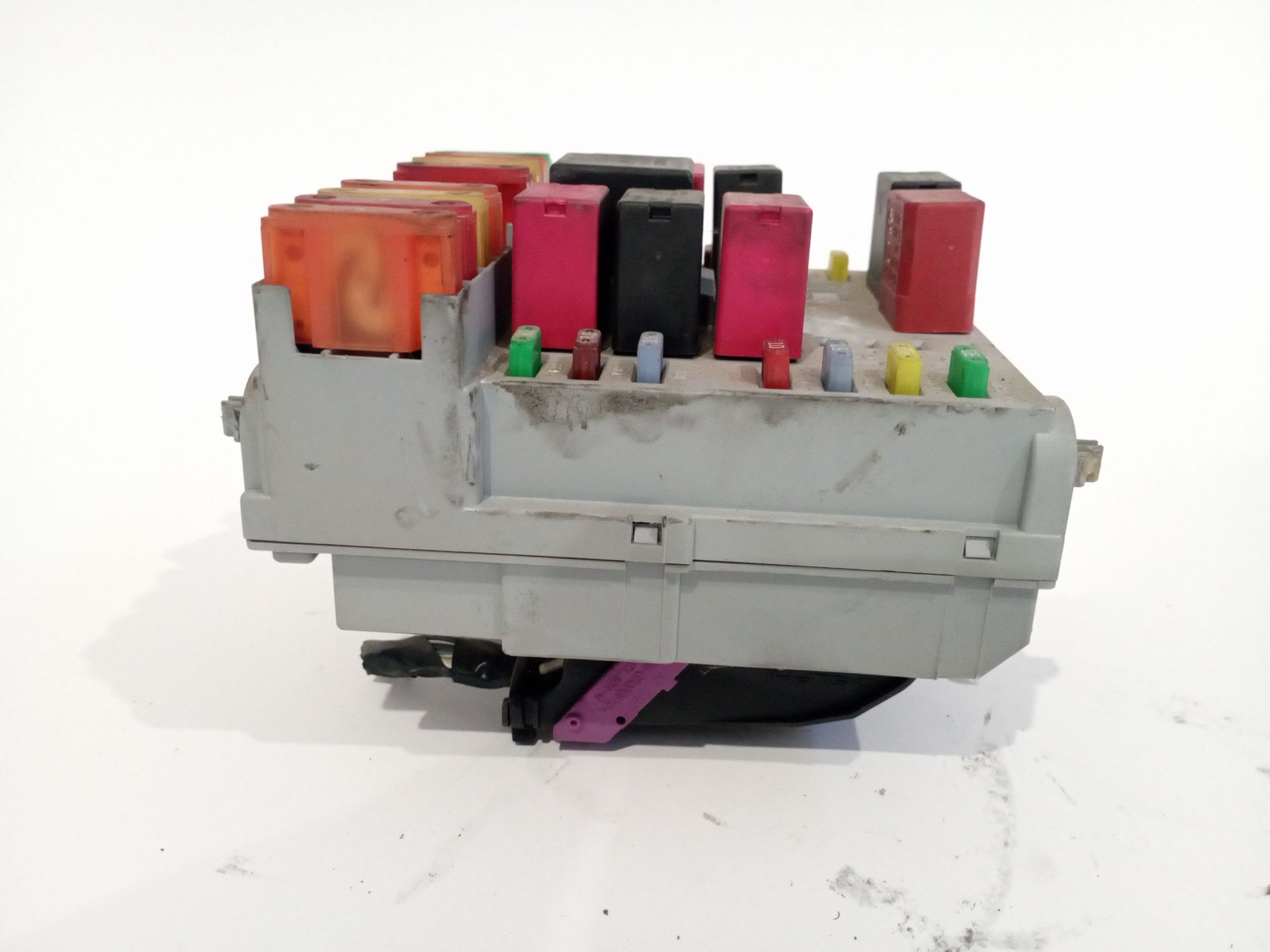 caja_reles_fusibles_1349948080_peugeot_boxer_furgoneta_2_2_hdi_120