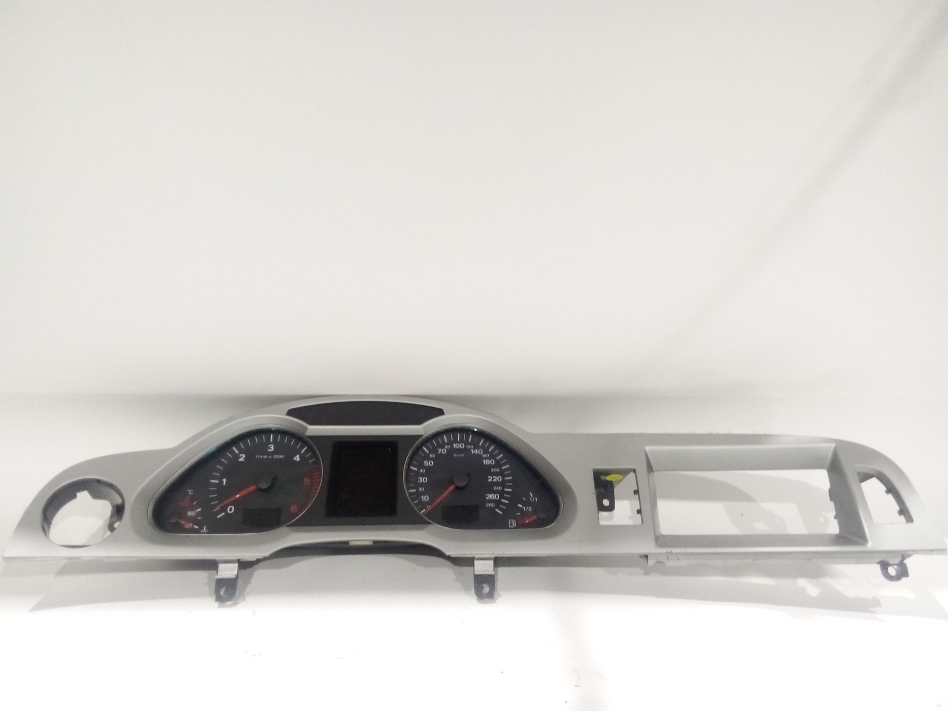 cuadro_instrumentos_4f0920901g_4f0910900c_4f0_920_901_g_audi_a6_c6_4f2_2_0_tdi