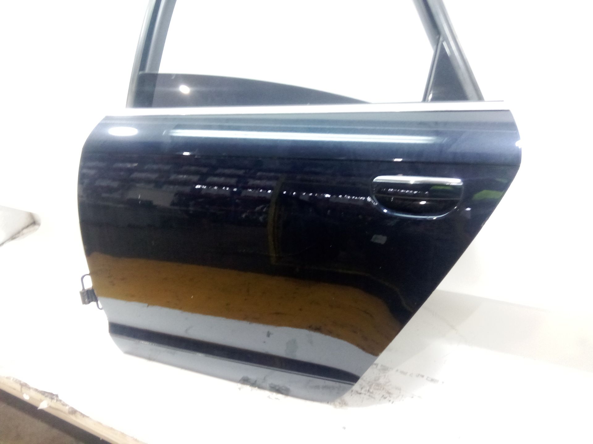 puerta_trasera_izquierda_4f0833051g_color_exterior_n_de_pintura_7x_z5d_4f0_833_051_g_audi_a6_c6_4f2_2_0_tdi