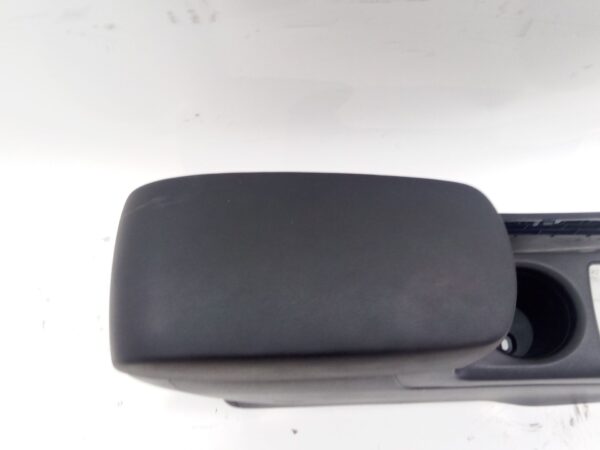 apoyabrazos_central_kd4564420a02_kd45_64_420a_02_mazda_cx_5_ke_gh_2_2_d_ke2fw