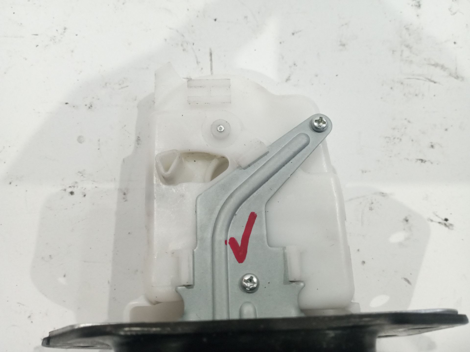 cerradura_maletero_porton_8200948107_renault_twingo_ii