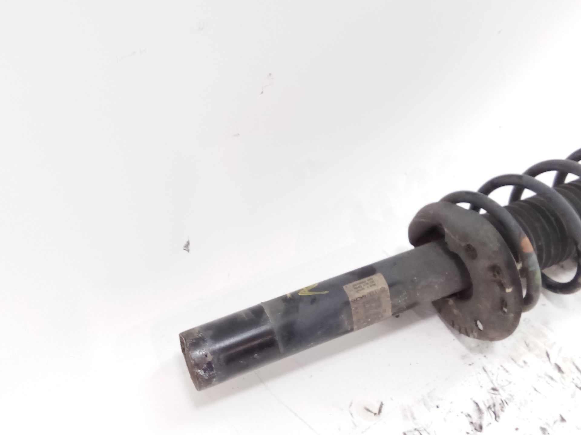 amortiguador_delantero_izquierdo_3c0413031n_3c0_413_031_n_volkswagen_passat_b6_3c2_2_0_tdi