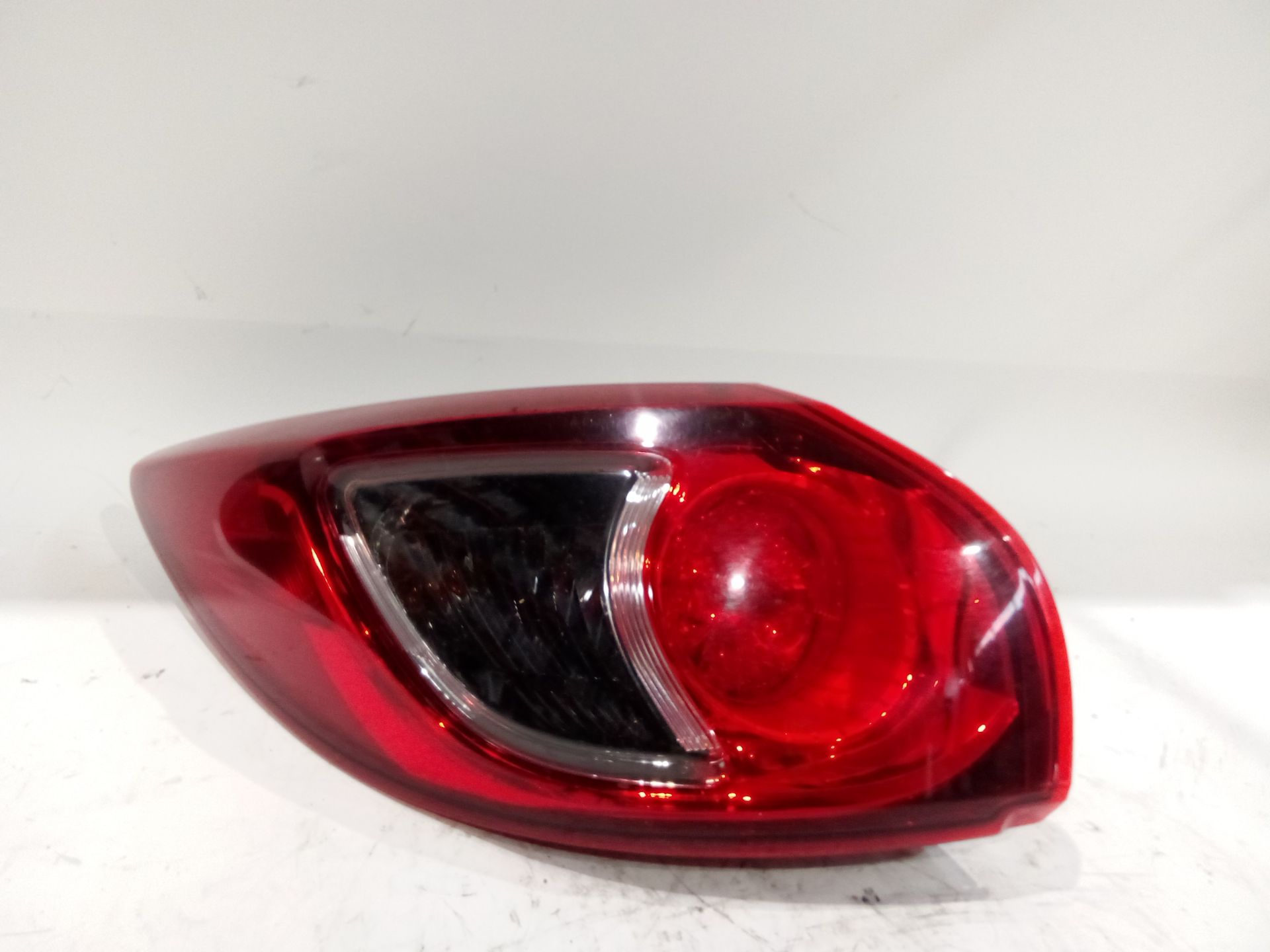 piloto_trasero_izquierdo_exterior_kd5451160d_kd54_51_160d_mazda_cx_5_ke_gh_2_2_d_ke2fw