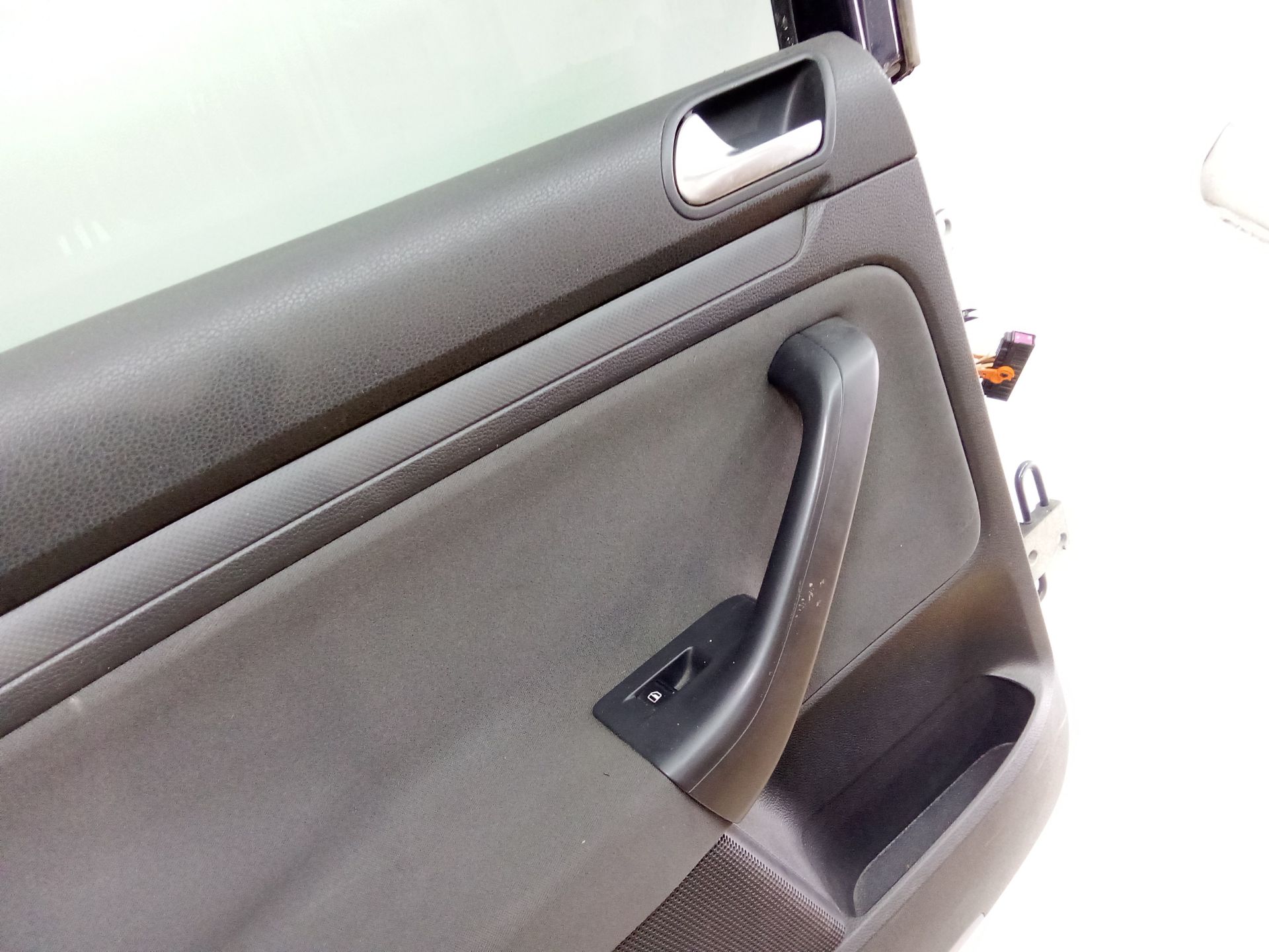 puerta_trasera_izquierda_1k6833105j_color_exterior_n_de_pintura_w9_c5f_1k6_833_105_j_volkswagen_golf_v_1k1_1_6