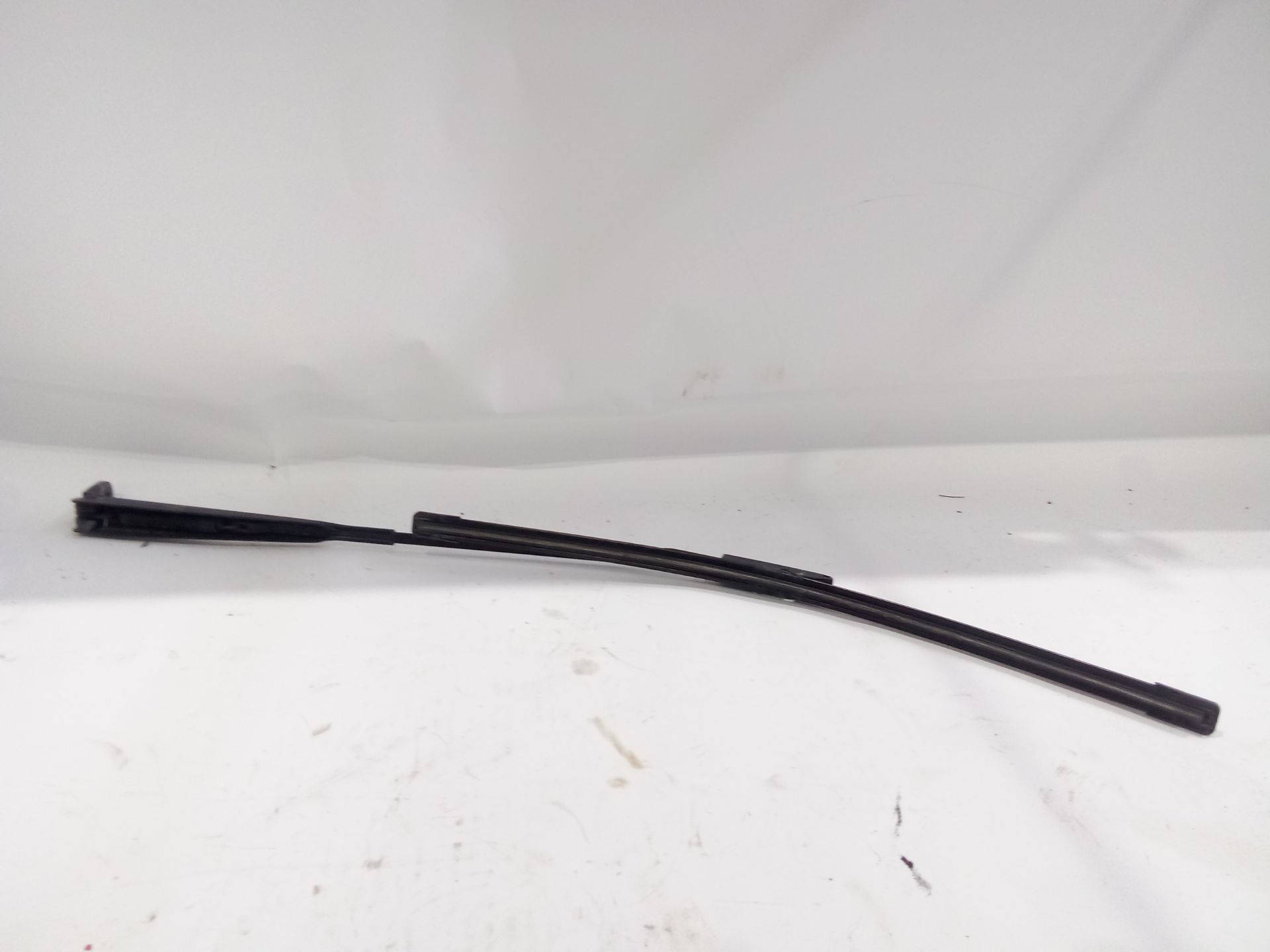 brazo_limpia_delantero_derecho_8200619427_mercedes_benz_citan_furgoneta_monovolumen_w415_109_cdi_415_601_415_603_415_605