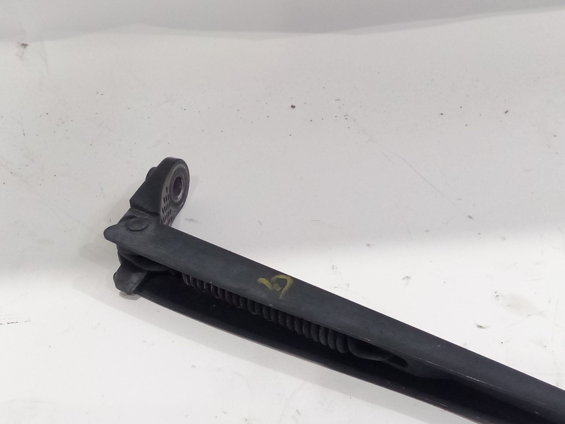 brazo_limpia_delantero_derecho_8200619427_mercedes_benz_citan_furgoneta_monovolumen_w415_109_cdi_415_601_415_603_415_605