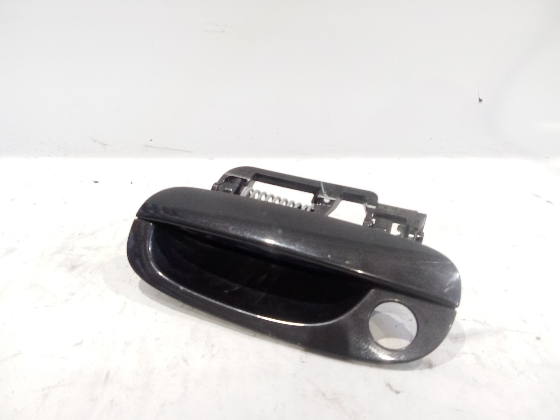 maneta_exterior_delantera_izquierda_9101q2_color_de_carroceria_eyj_pintura_gris_aster_9101_q2_peugeot_607_9d_9u_2_7_hdi_24v