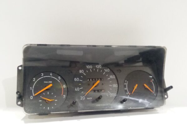 cuadro_instrumentos_sinreferencia_saab_900_i_combi_coupe_2_0_16