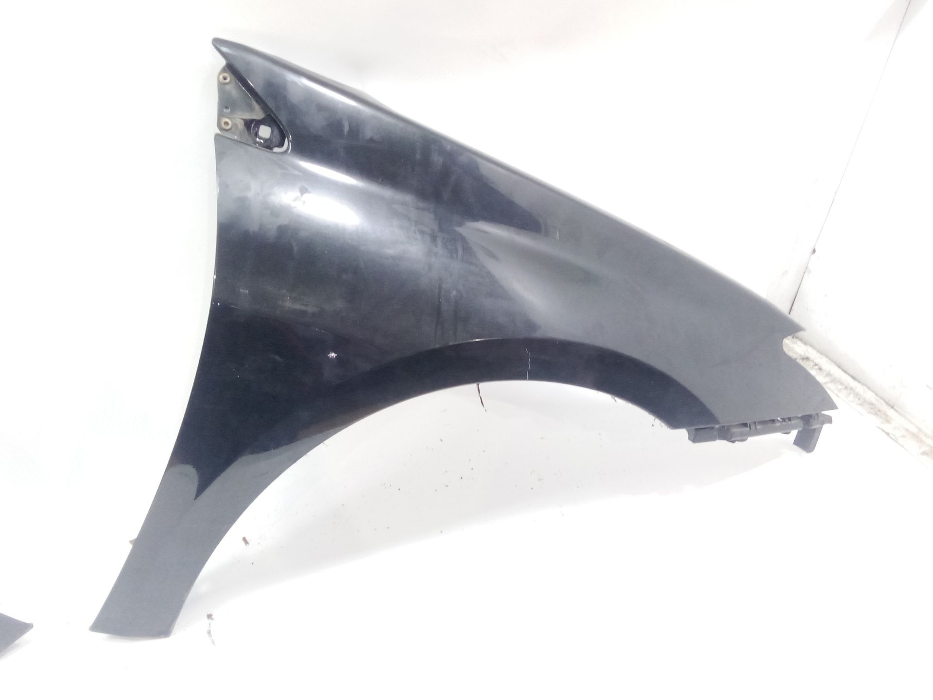 aleta_delantera_derecha_631000032r_renault_laguna_iii_bt0_1_2_0_dci_bt07_bt0j_bt14_bt1a_bt1s