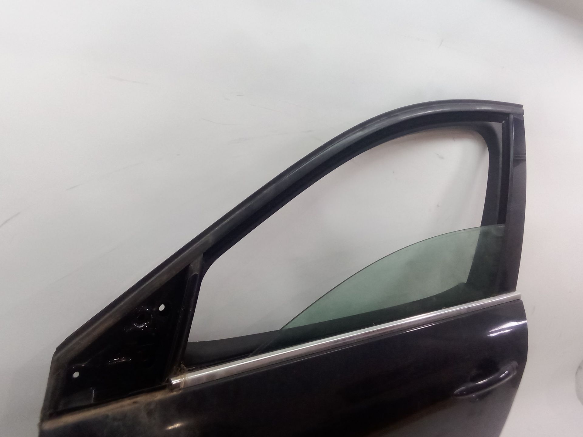 puerta_delantera_izquierda_801010025r_color_carroceria_nv676_pearlescent_black_bc_renault_laguna_iii_bt0_1_2_0_dci_bt07_bt0j_bt1