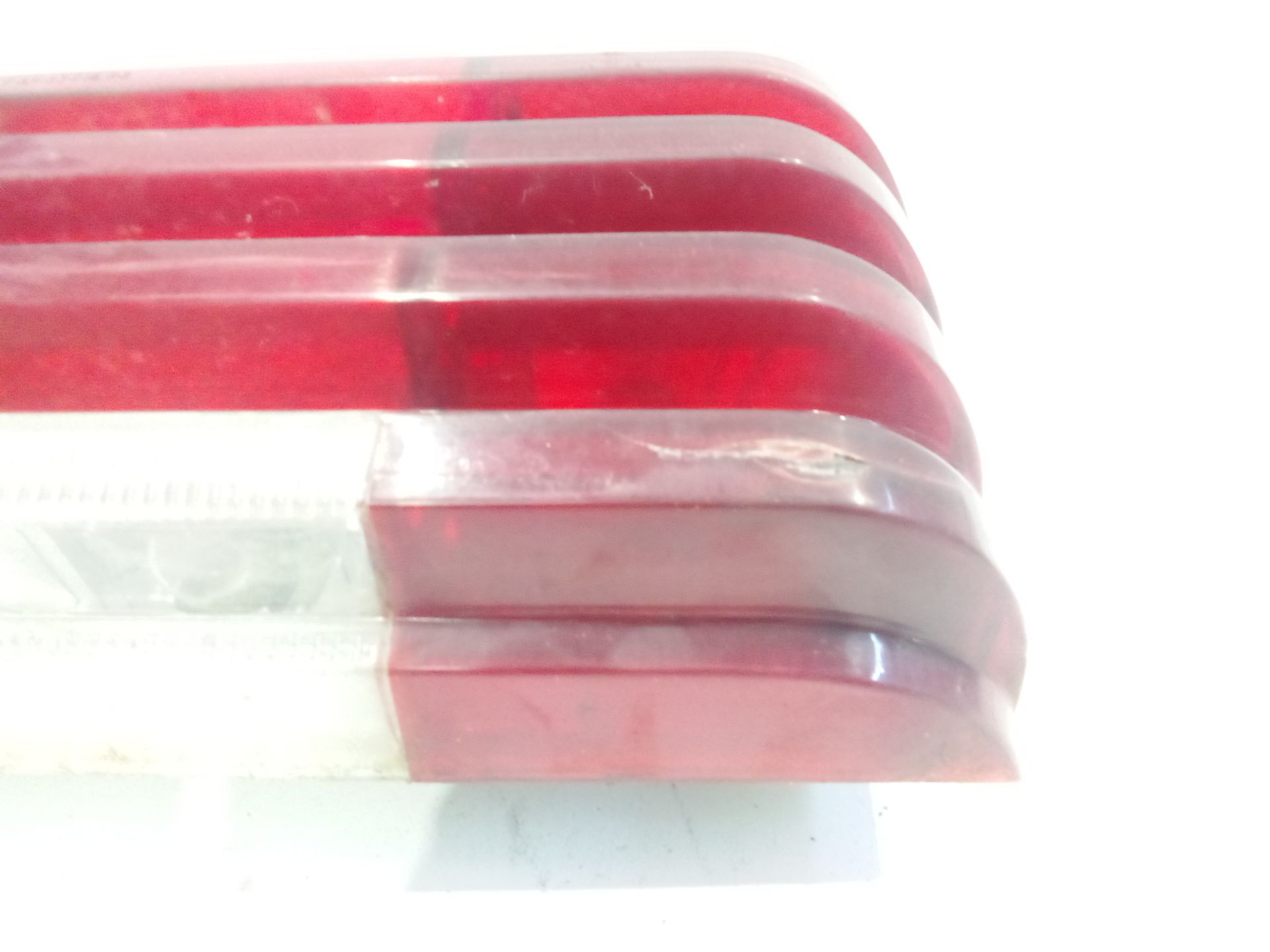 piloto_trasero_izquierdo_1148200964l_mercedes_benz_8_w115_200_d_115_115