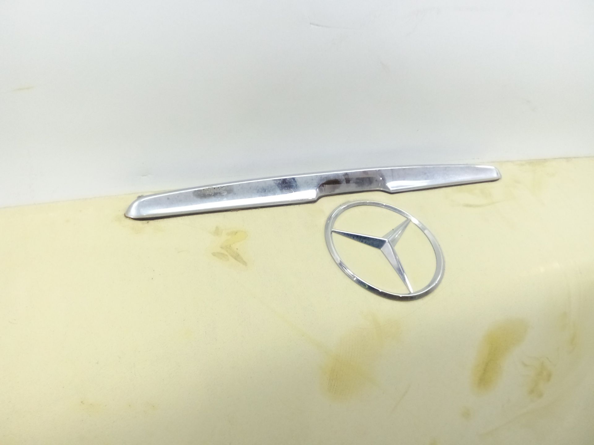 maletero_a1157500075_a115_750_00_75_mercedes_benz_8_w115_200_d_115_115