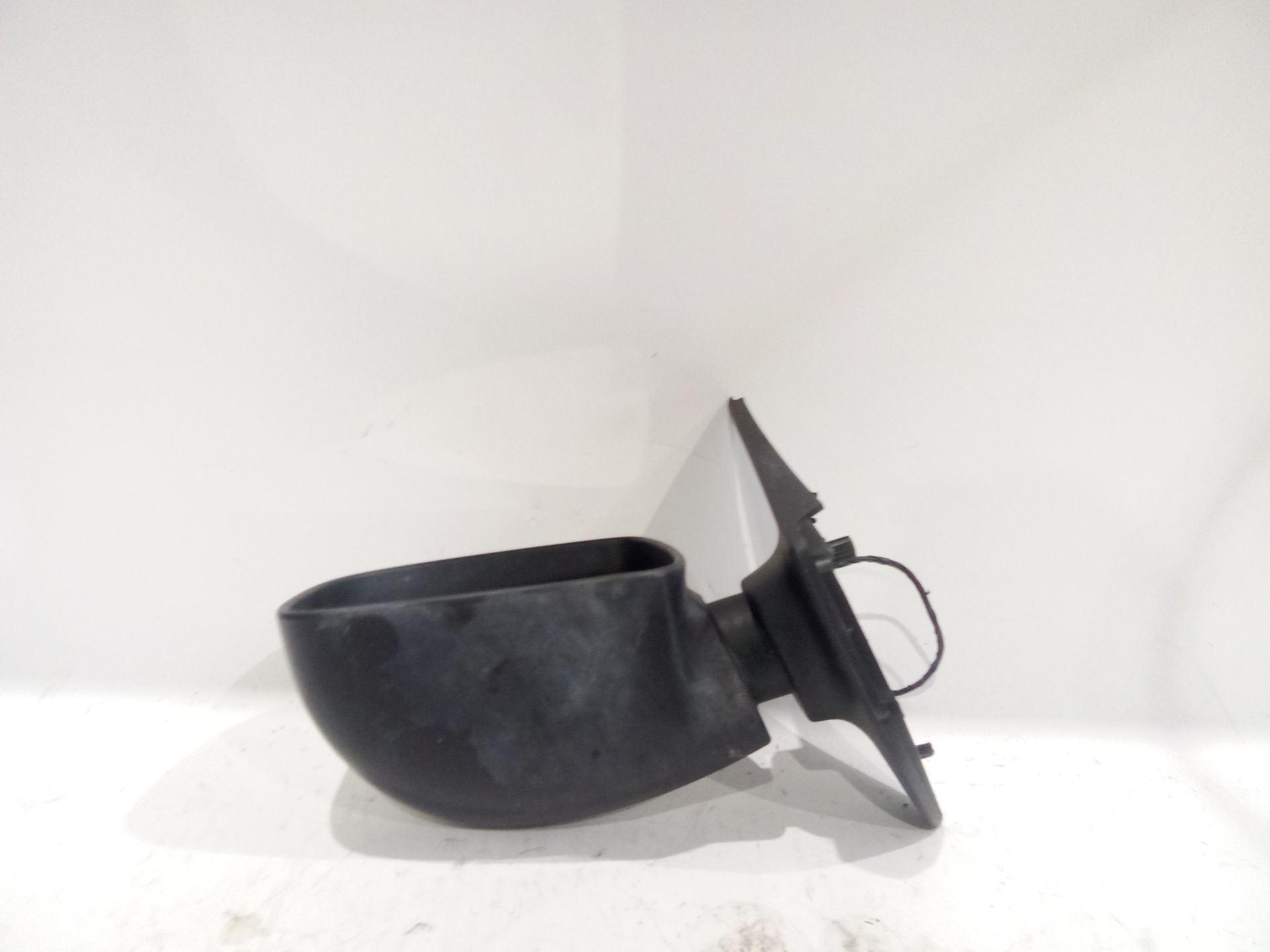 retrovisor_izquierdo_electrico_963023731r_color_carroceria_ov369_ice_white_bc_036965_dacia_sandero_ii_1_5_dci