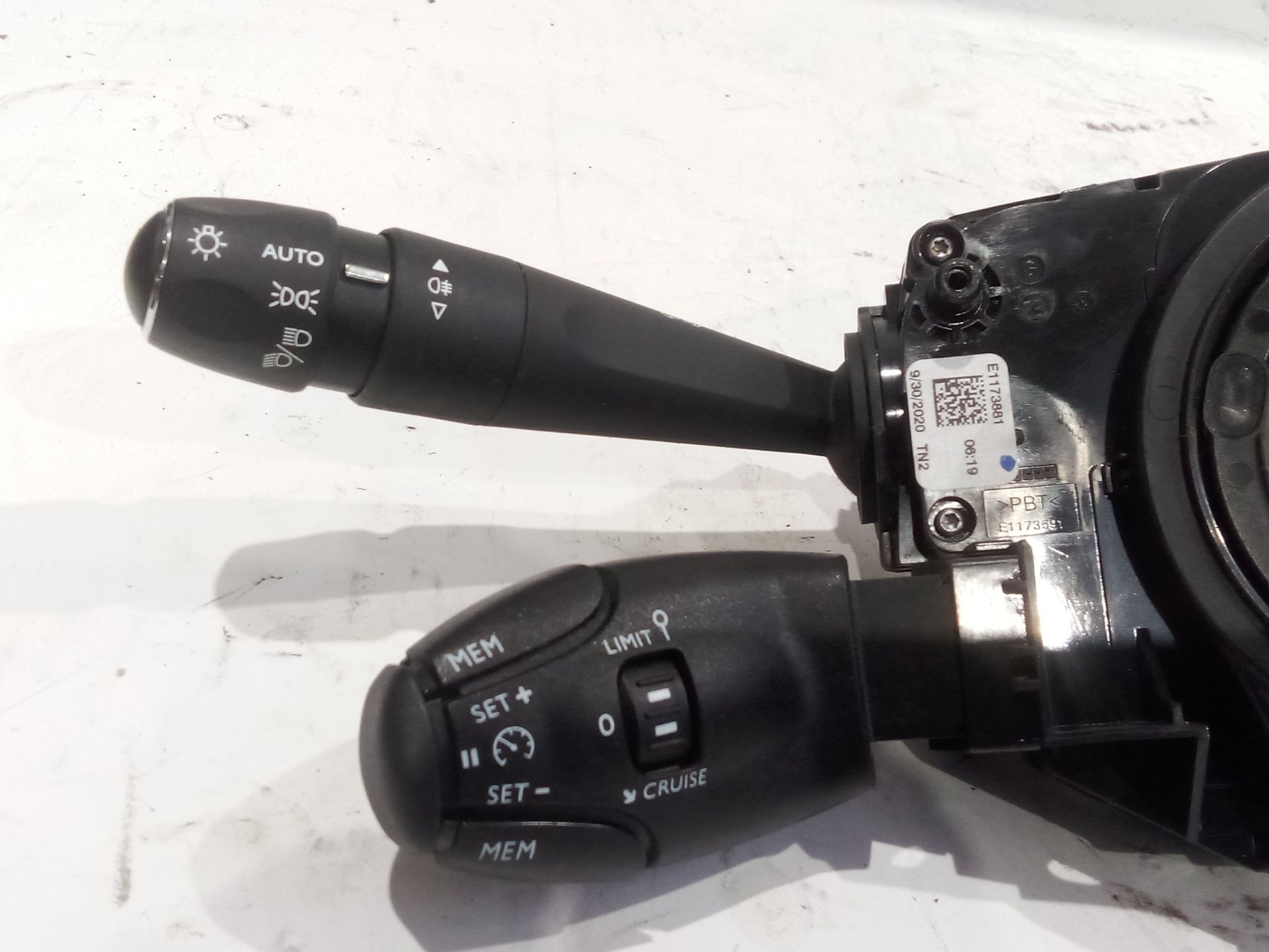 mando_multifuncion_98369177zd00_peugeot_208_ii_ub_up_uw_uj_1_2_puretech_100