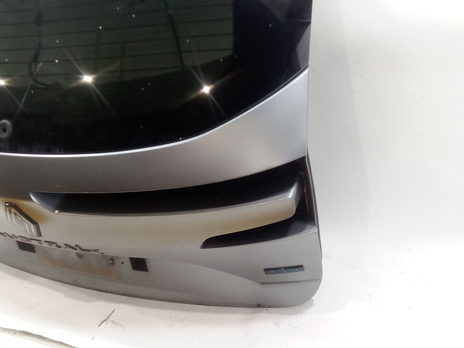 porton_trasero_901008997r_color_carroceria_biyvm_grey_kql_gne_renault_austral_tce_130