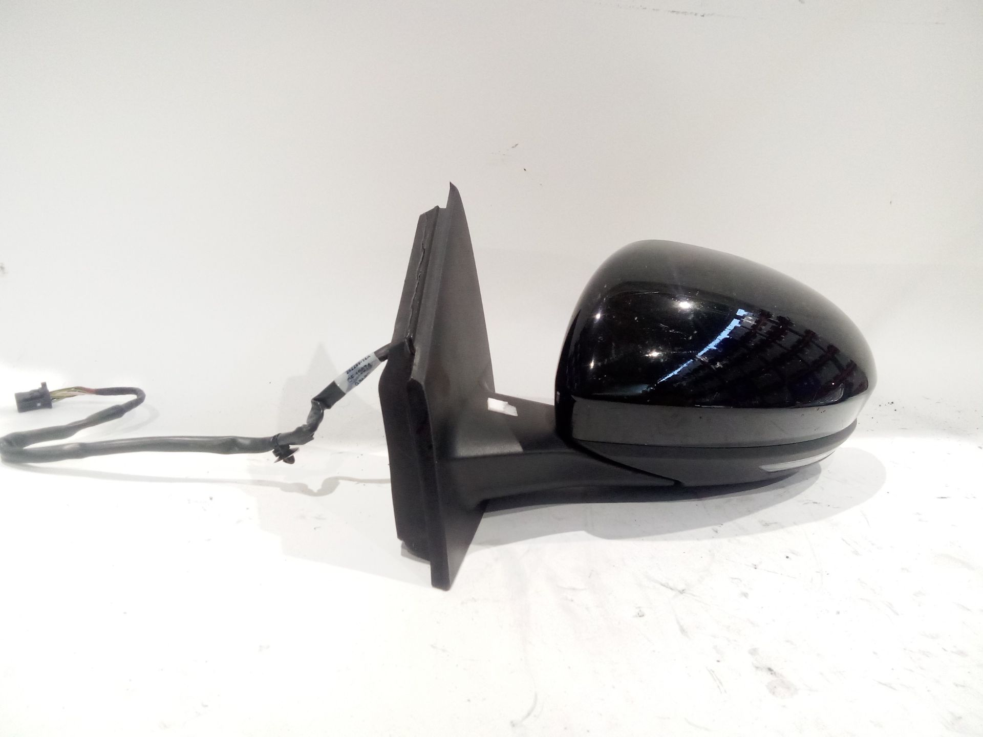 retrovisor_derecho_electrico_963028613r_color_carroceria_tegne_black_0411251_renault_megane_iv_hatchback_b9a_m_n_1_5_blue_dci_11