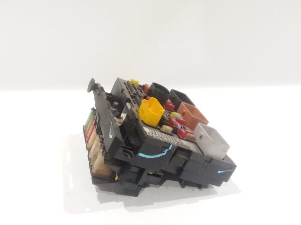 caja_reles_fusibles_9664705980_peugeot_407_6d_2_0_hdi_135_6drhrh_6drhre_6drhrg_6drhrj