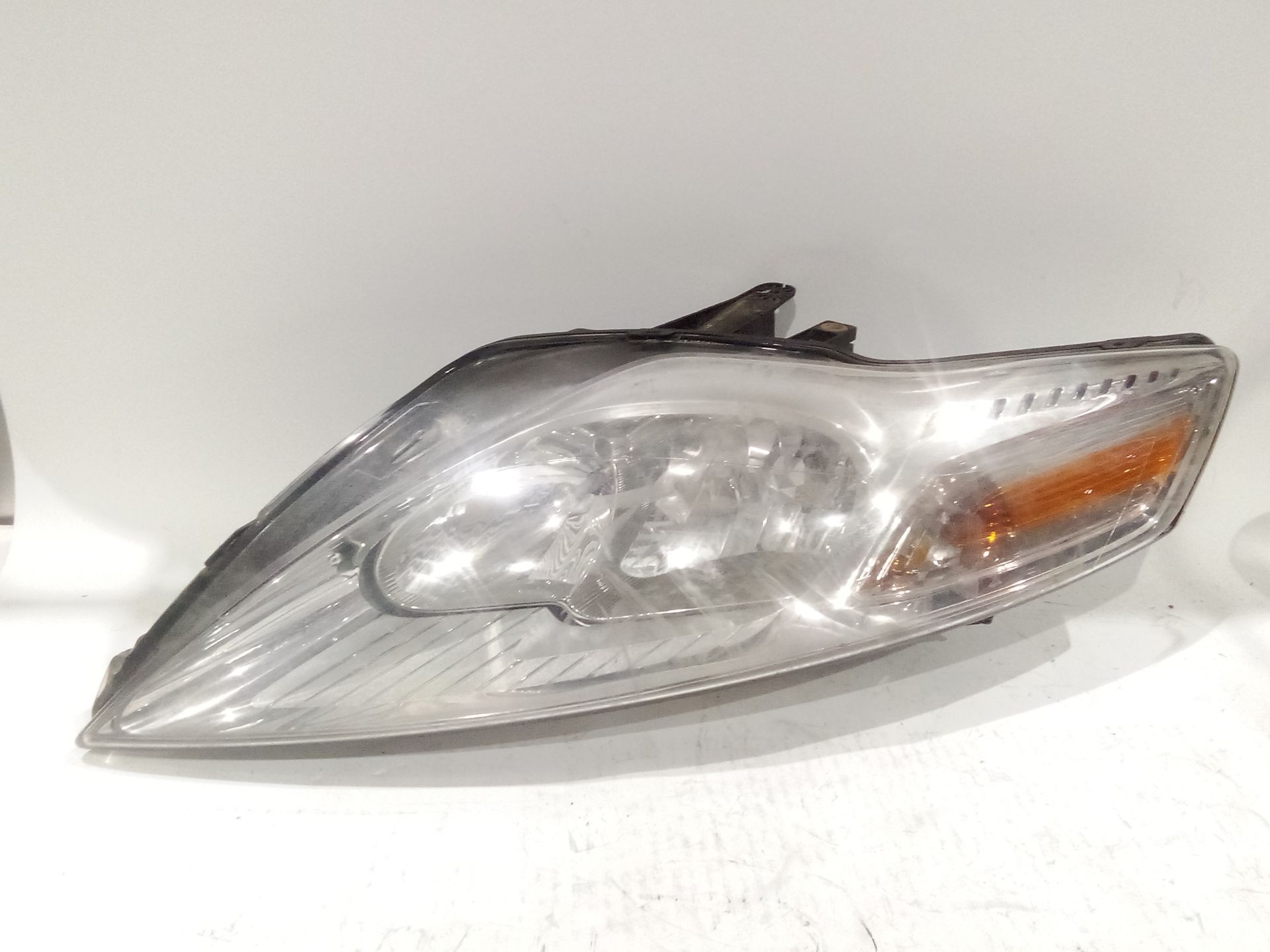 faro_izquierdo_7s7113101an_1812689_7s71_13101_an_ford_mondeo_iv_sedan_ba7_2_0_flexifuel