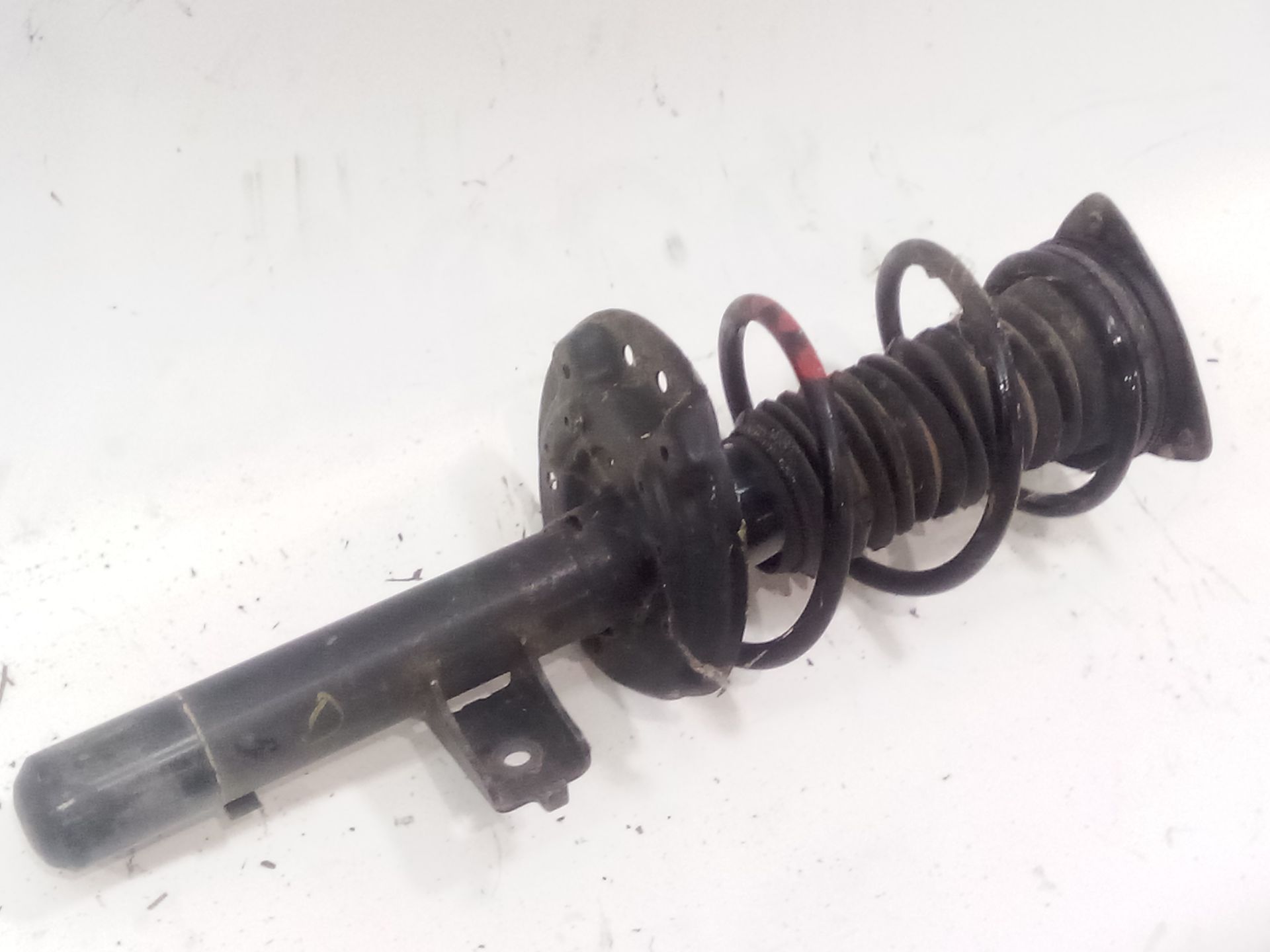 amortiguador_delantero_derecho_543026687r_renault_austral_tce_130