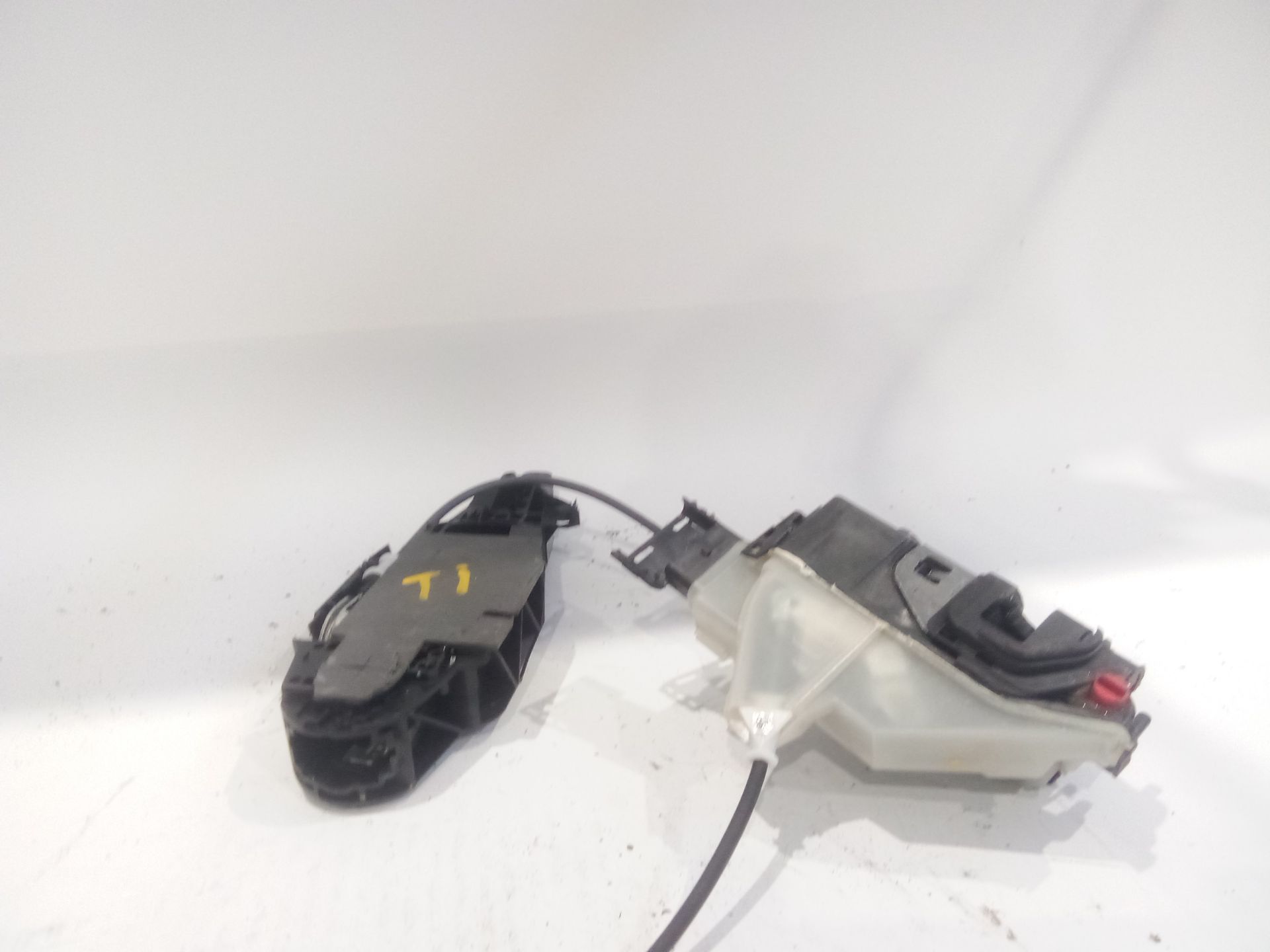 cerradura_puerta_trasera_izquierda_9823729180_peugeot_3008_ii_suv_mc_mr_mj_m4_1_2_p_puretech_130_mrhnsm_mrhnsu_mrhnsj_mrhnyw