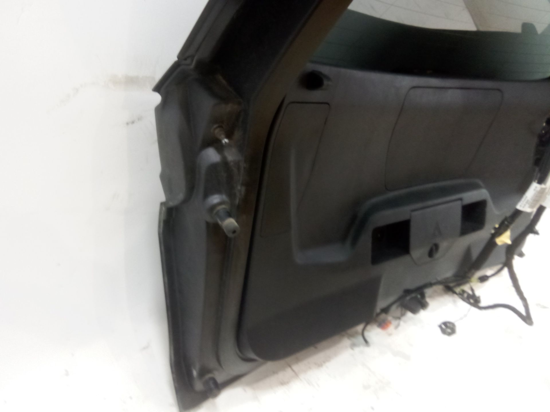 porton_trasero_1617409480_peugeot_3008_ii_suv_mc_mr_mj_m4_1_2_p_puretech_130_mrhnsm_mrhnsu_mrhnsj_mrhnyw