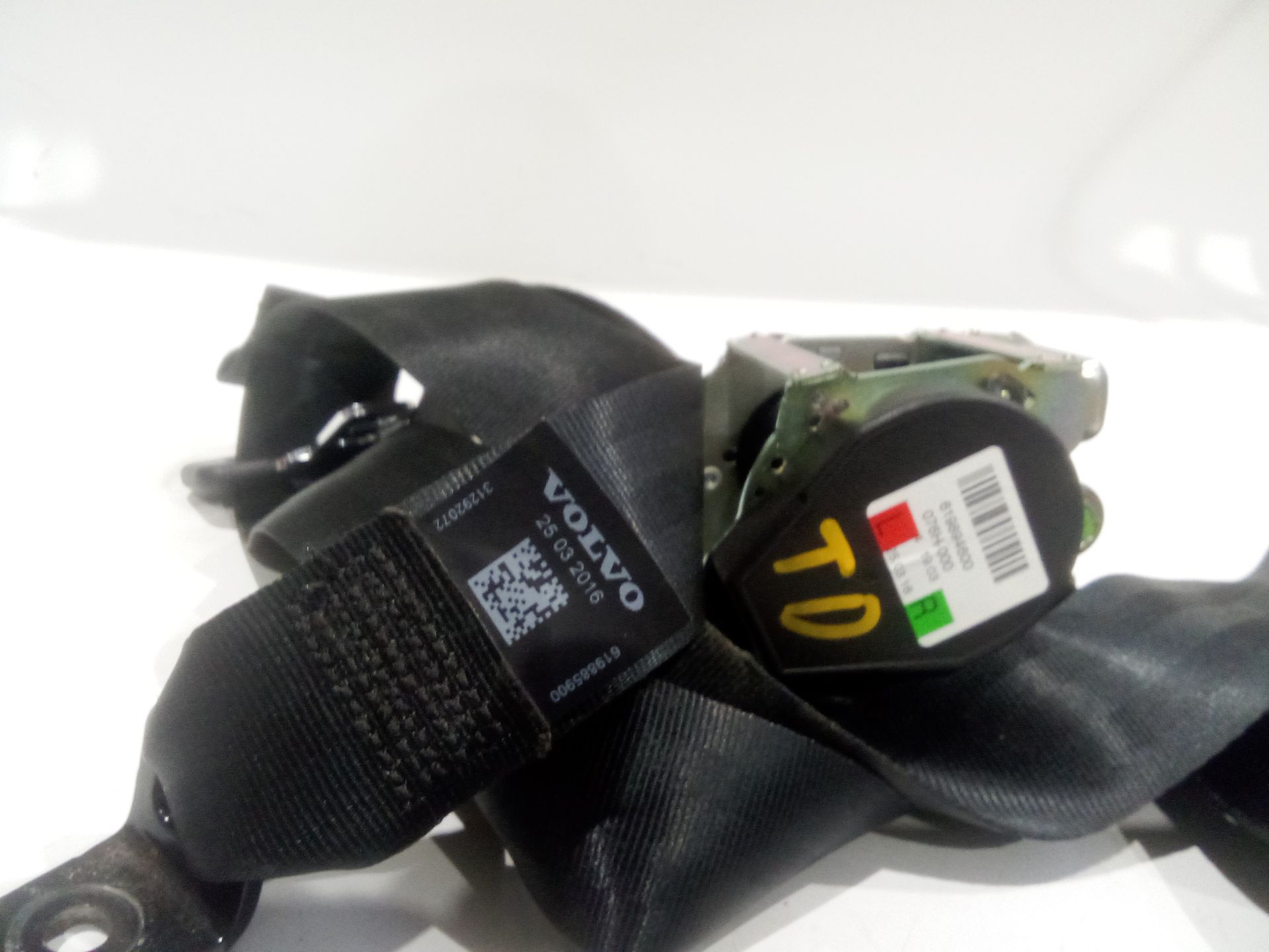 cinturon_seguridad_trasero_derecho_31292072_volvo_v40_hatchback_525_d2