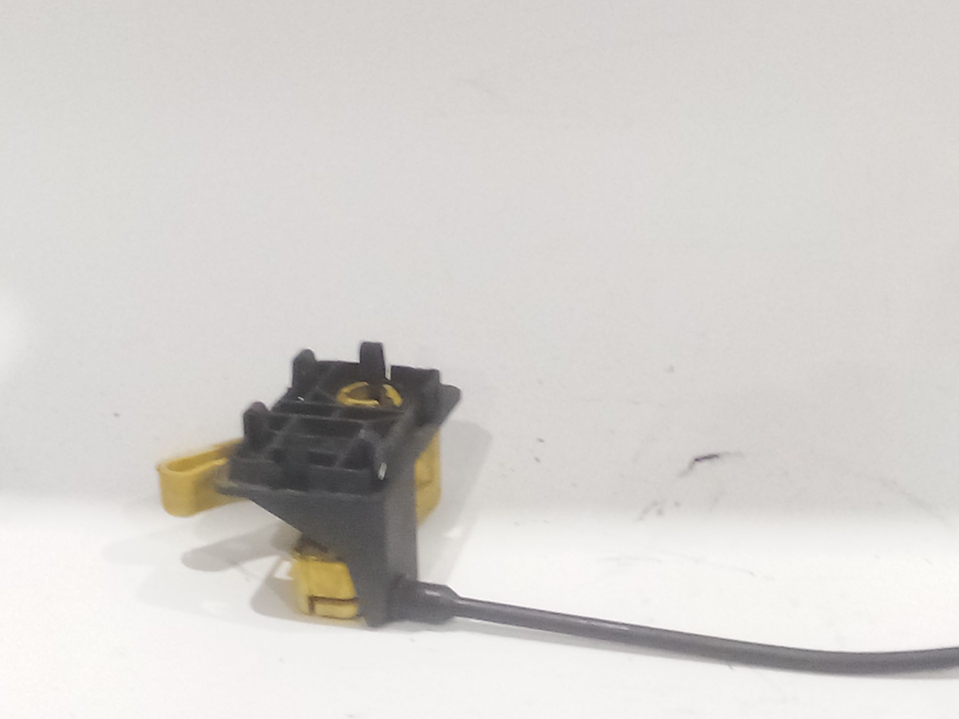 cerradura_capot_bm5a16700ag_1808504_bm5a_16700_ag_ford_focus_iii_1_6_tdci