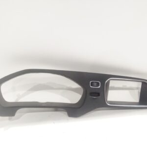 embellecedor_cuadro_instrumentos_31393107922_31456645_volvo_v40_hatchback_525_d2