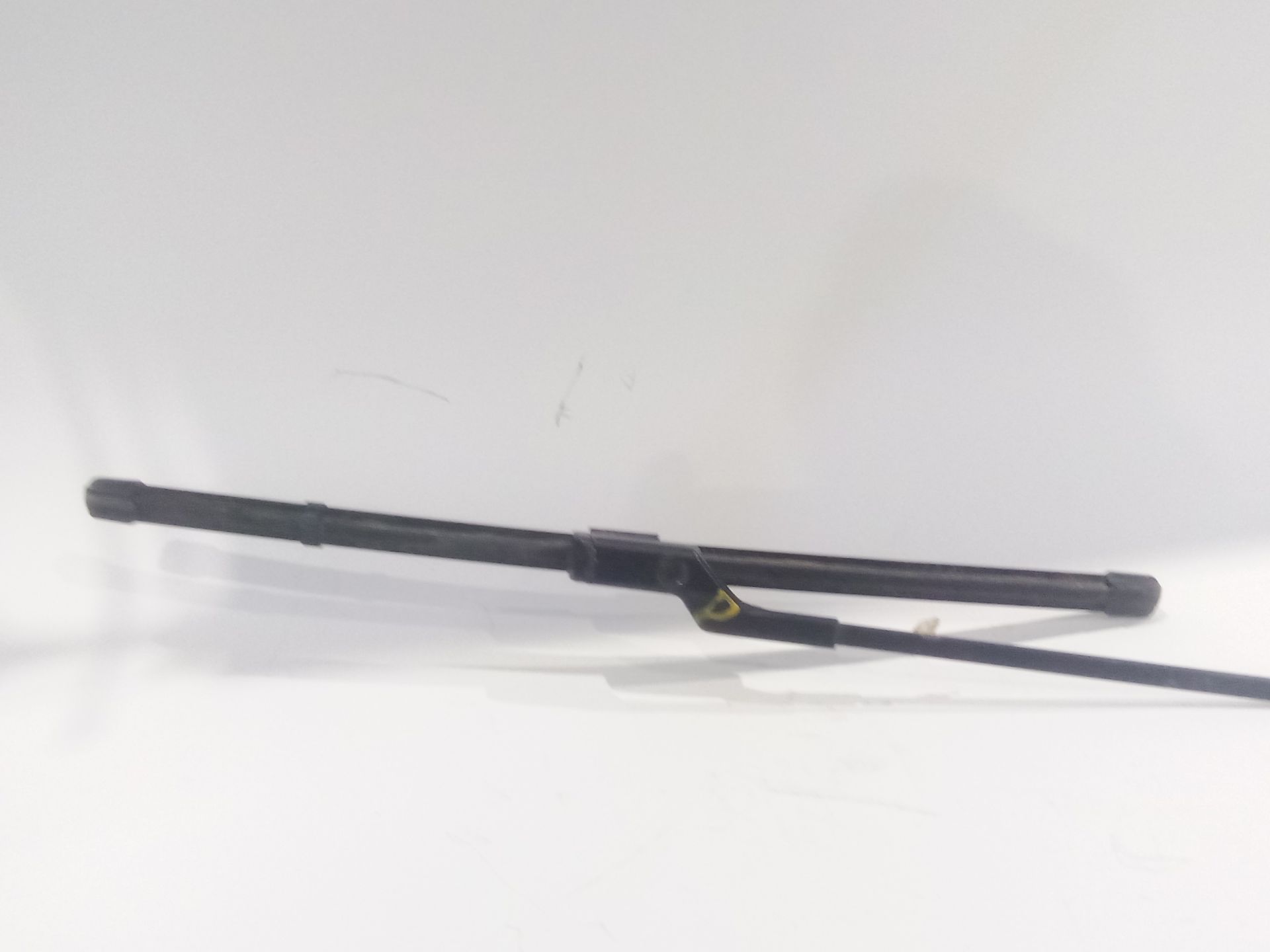 brazo_limpia_delantero_derecho_2g1955410a03c_volkswagen_polo_vi_aw1_bz1_1_1_6_tdi