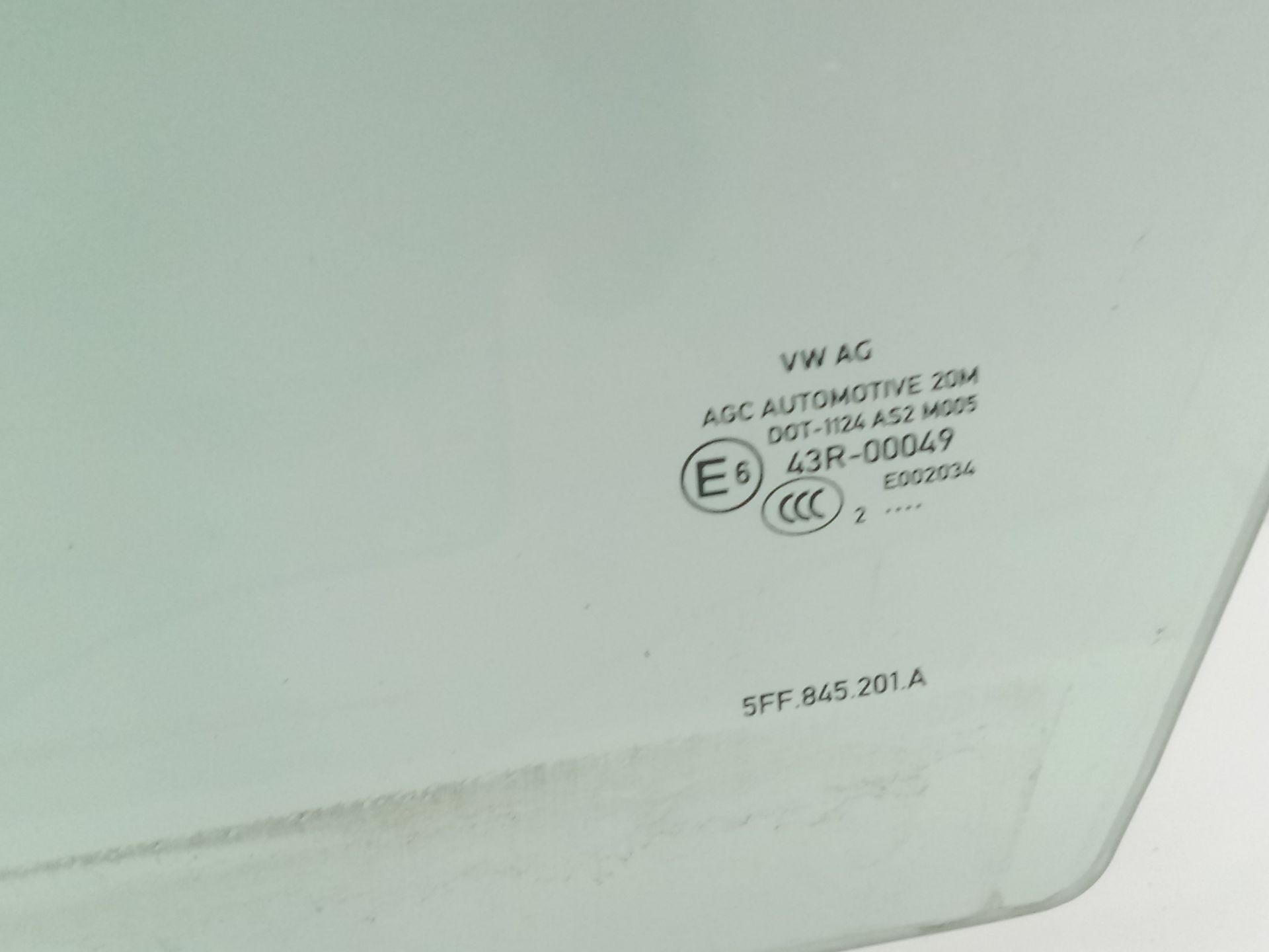 cristal_ventana_puerta_delantera_izquierda_5ff845201a_43r00049_5ff_845_201_a_cupra_formentor_km7_kmp_2_0_tdi