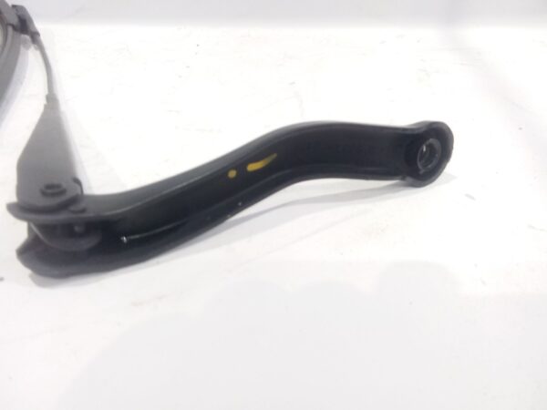 brazo_limpia_delantero_izquierdo_13284136_opel_corsa_e_x15_1_3_cdti_08_68