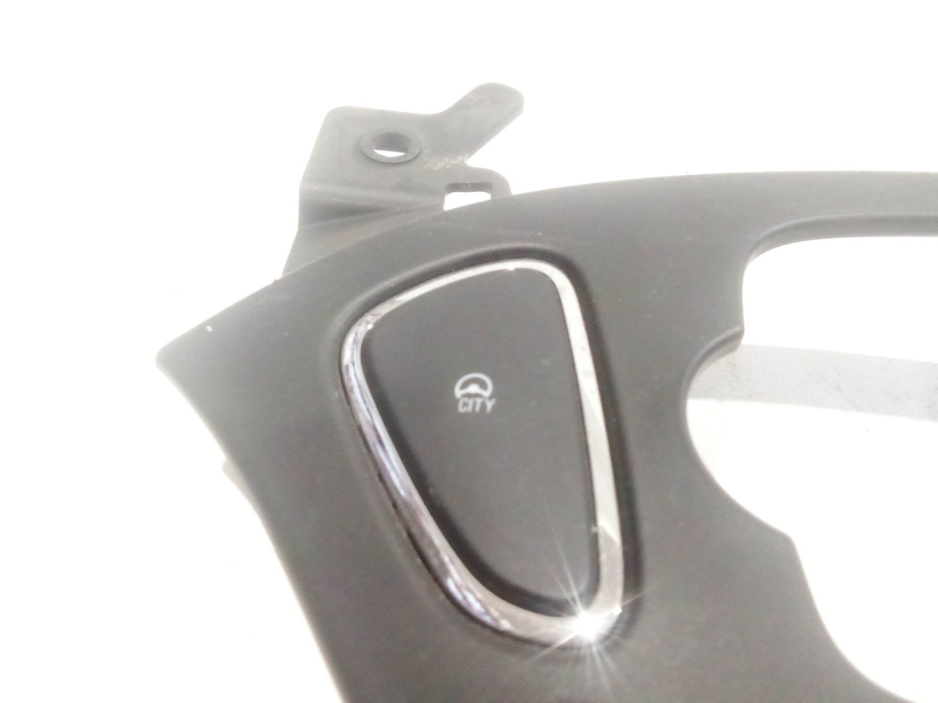 embellecedor_13391249_opel_corsa_e_x15_1_3_cdti_08_68