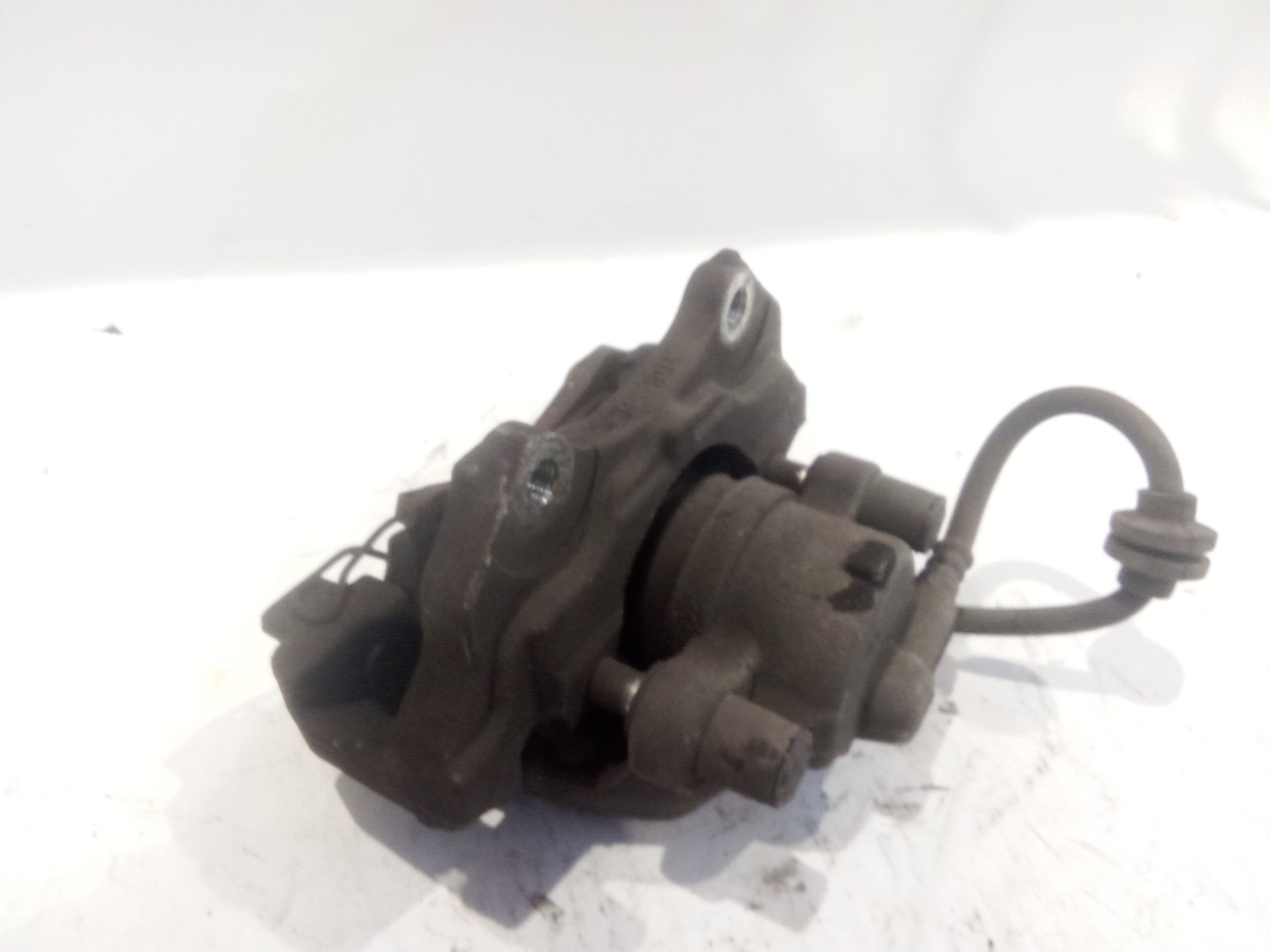 pinza_freno_delantera_izquierda_95517022_opel_corsa_e_x15_1_3_cdti_08_68