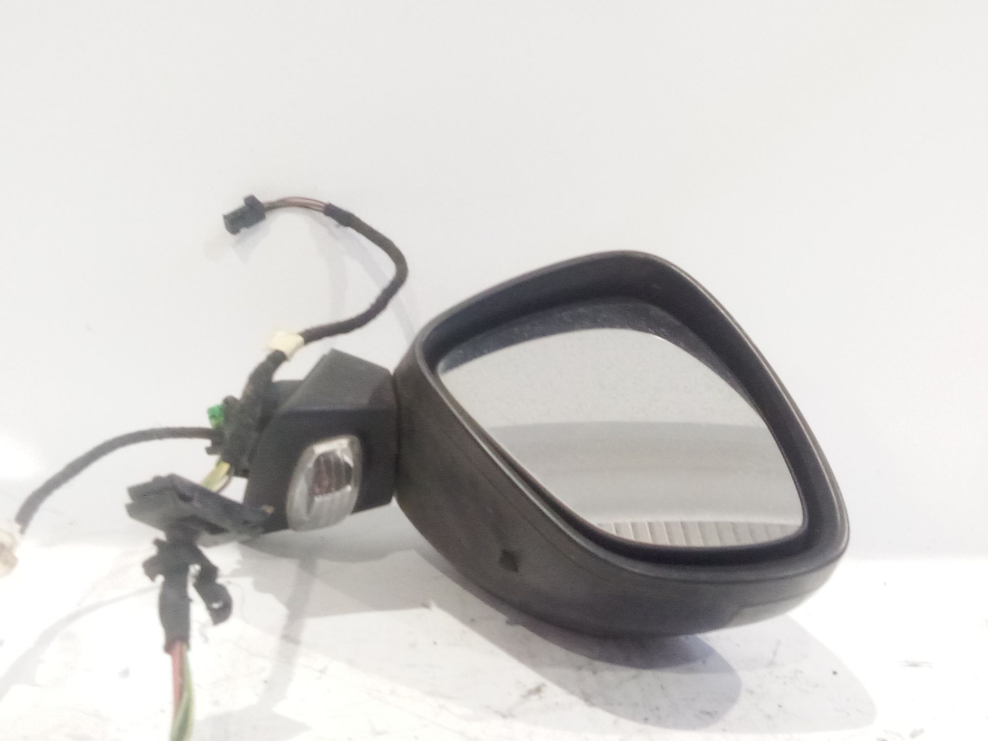 retrovisor_derecho_electrico_8154eg_color_de_carroceria_ktv_pintura_negra_perla_negra_8154_eg_citr_n_c4_coupe_la_1_6_hdi