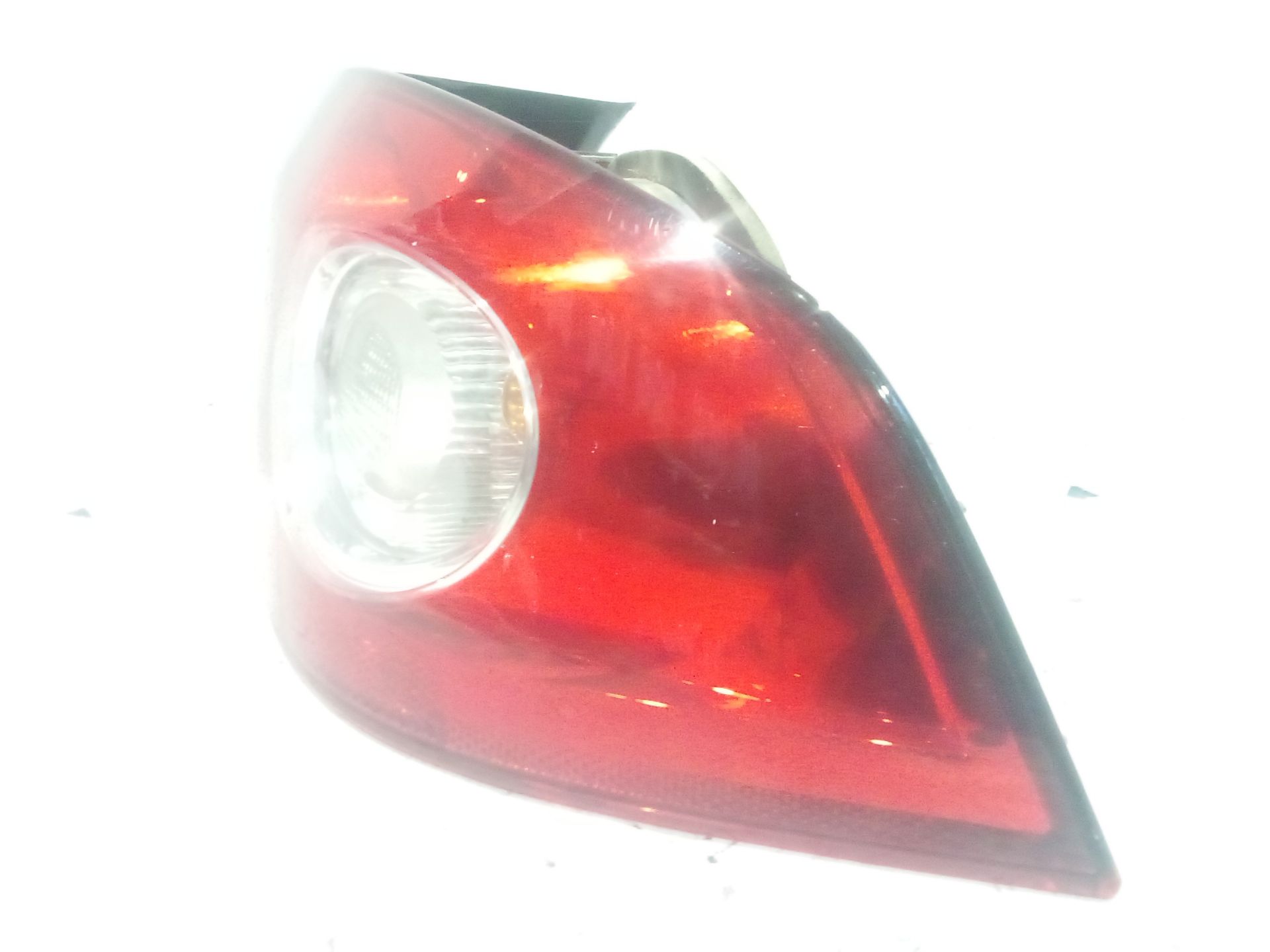 piloto_trasero_derecho_exterior_8200262668_renault_laguna_ii_bg0_1_1_9_dci_bg1a_bg1v