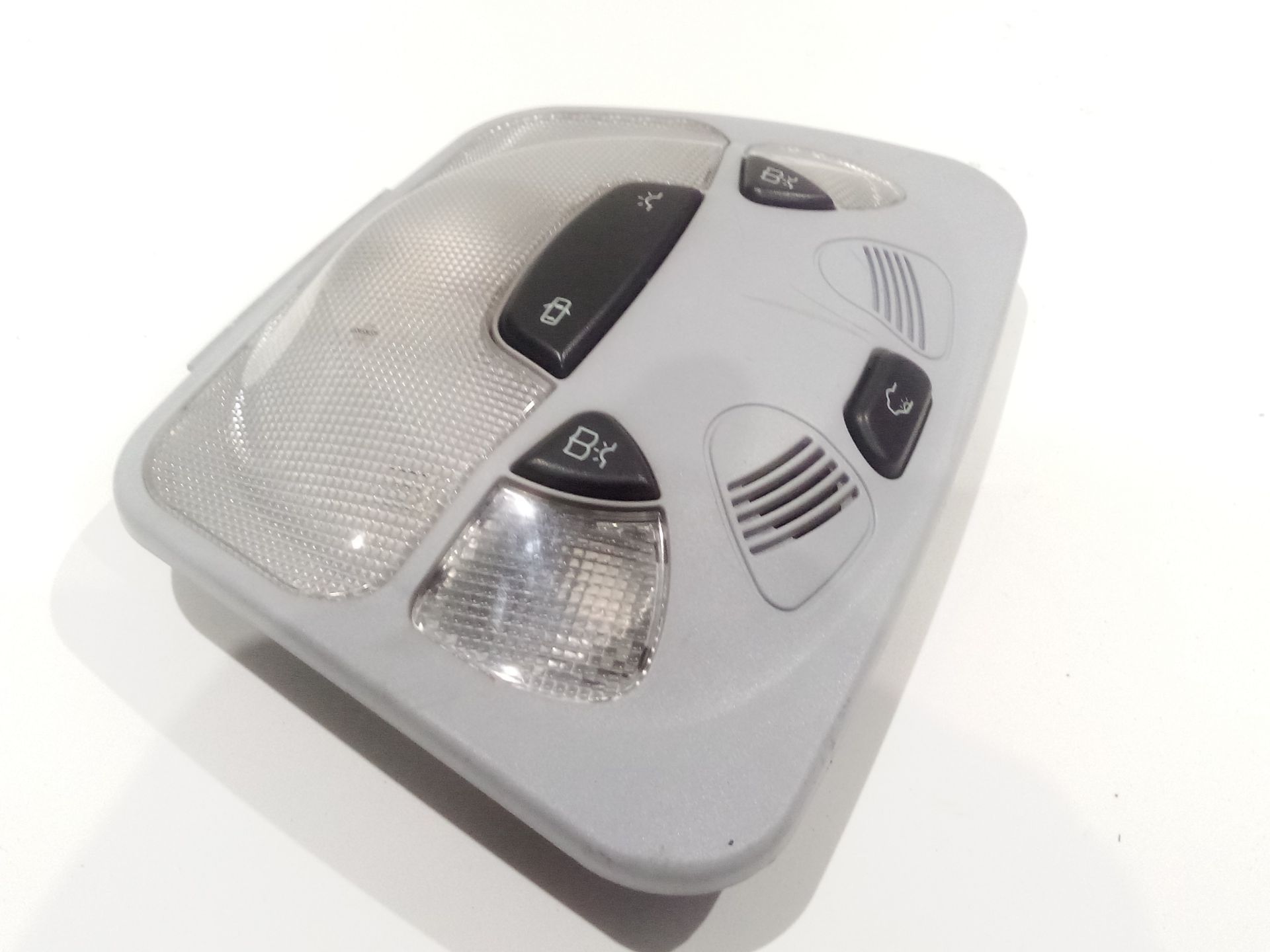 luz_interior_delantera_central_a2038202301_a20382023017d43_0001380736_mercedes_benz_clase_c_w203_c_220_cdi_203_006