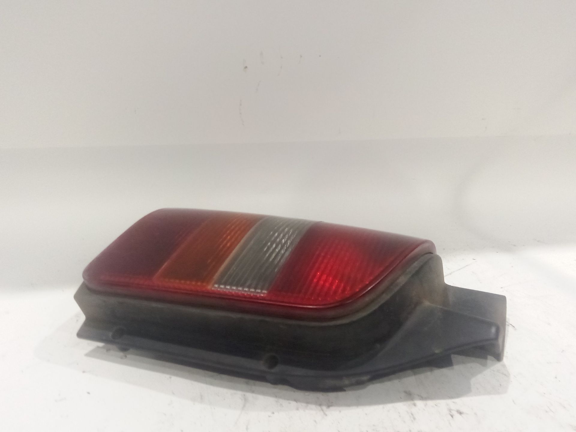 piloto_trasero_izquierdo_7h0945095f_157269_7h0_945_095_f_volkswagen_transporter_t5_furgoneta_7ha_7hh_7ea_7eh_1_9_tdi