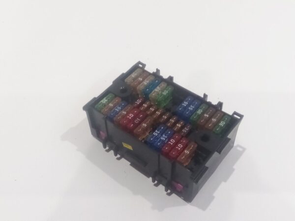 caja_reles_fusibles_sinreferencia_volkswagen_transporter_t5_furgoneta_7ha_7hh_7ea_7eh_1_9_tdi