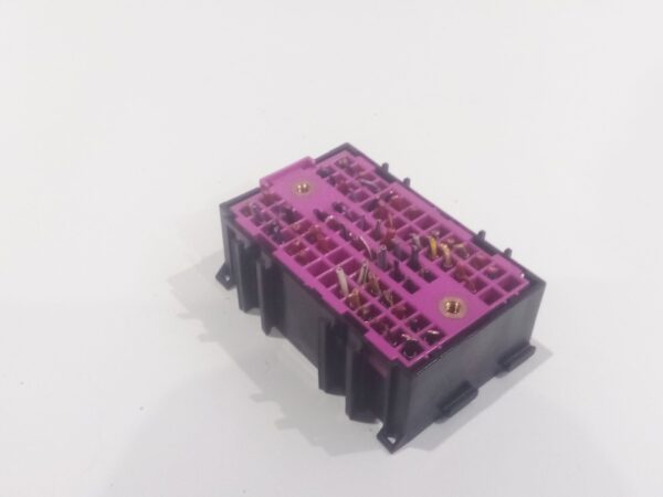 caja_reles_fusibles_sinreferencia_volkswagen_transporter_t5_furgoneta_7ha_7hh_7ea_7eh_1_9_tdi