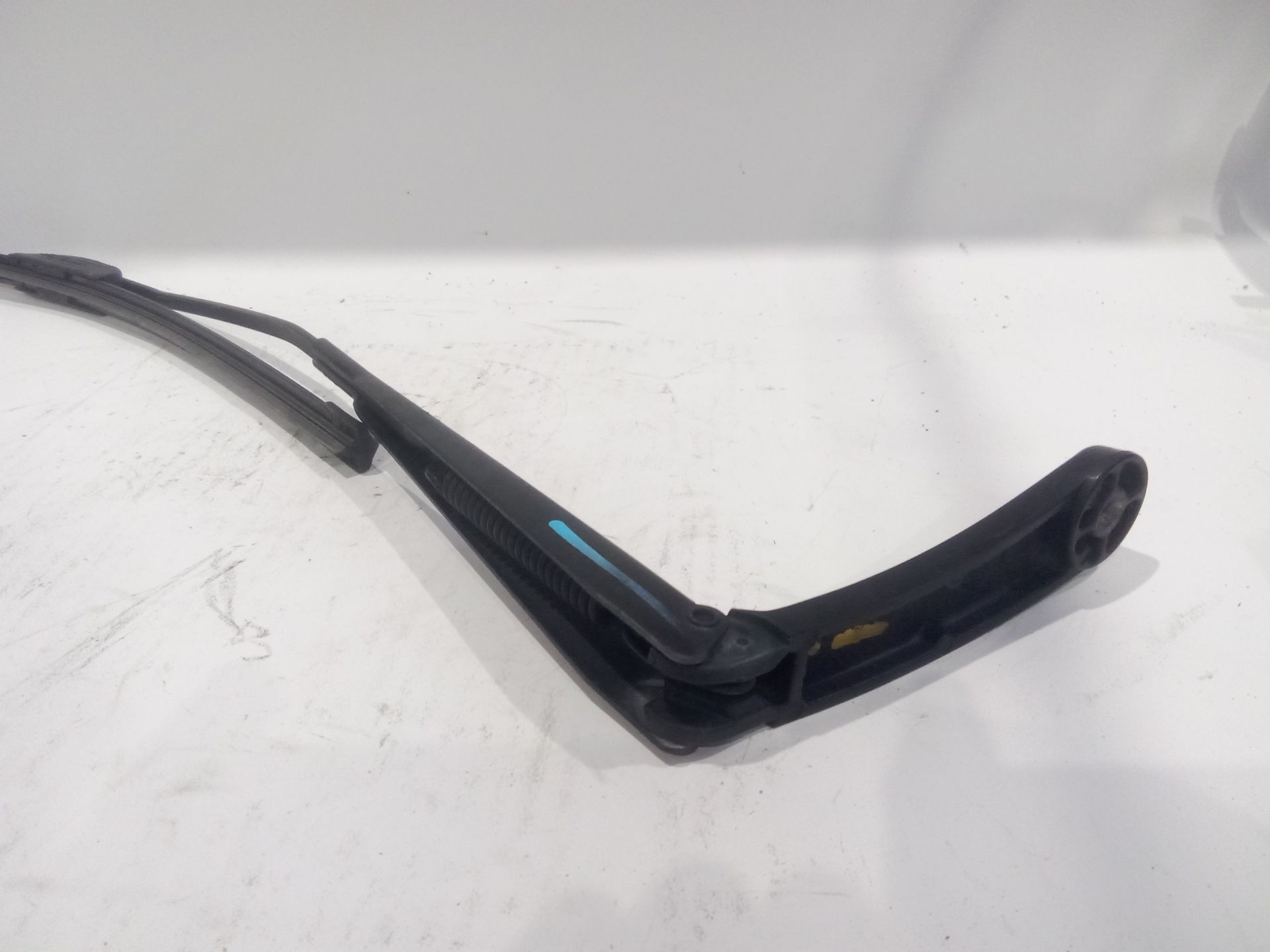 brazo_limpia_delantero_izquierdo_7h1955409c_7h1_955_409_c_volkswagen_transporter_t5_furgoneta_7ha_7hh_7ea_7eh_1_9_tdi