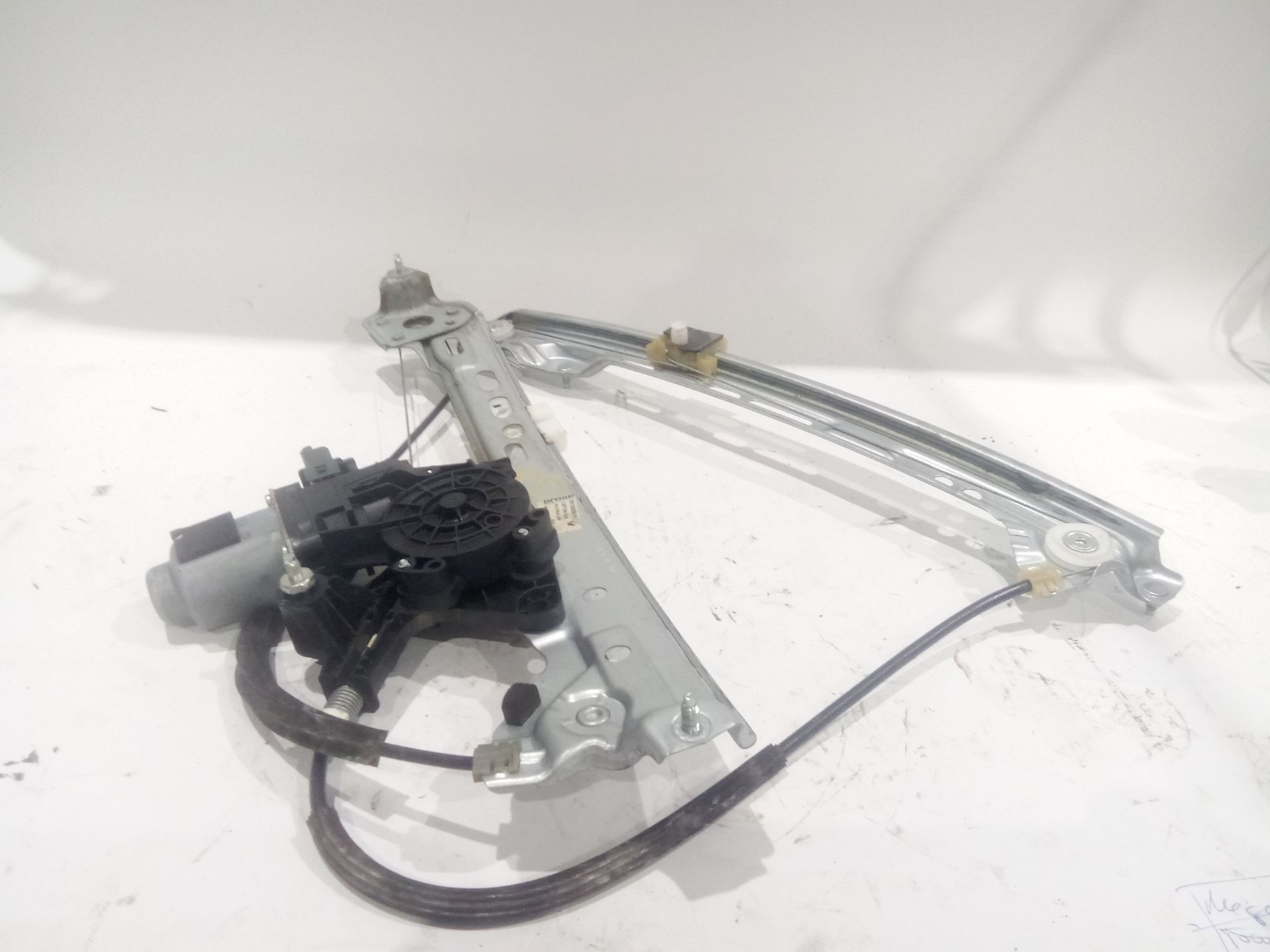 elevalunas_delantero_derecho_807208314r_renault_megane_iv_hatchback_b9a_m_n_1_5_blue_dci_115_b9a6