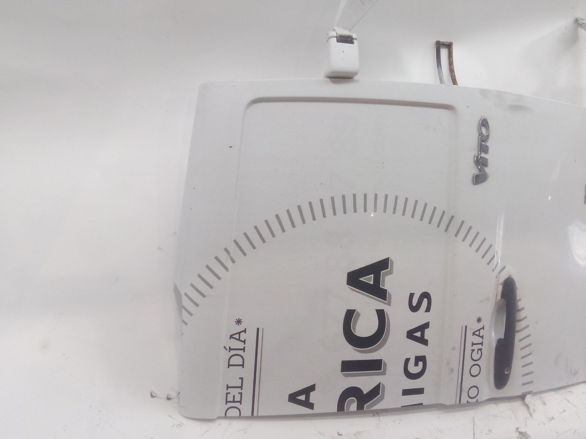 puerta_de_carga_trasera_derecha_a6397400102_n_de_pintura_9147_color_de_pintura_blanco_artico_mb_9147_a_639_740_01_02_mercedes_be