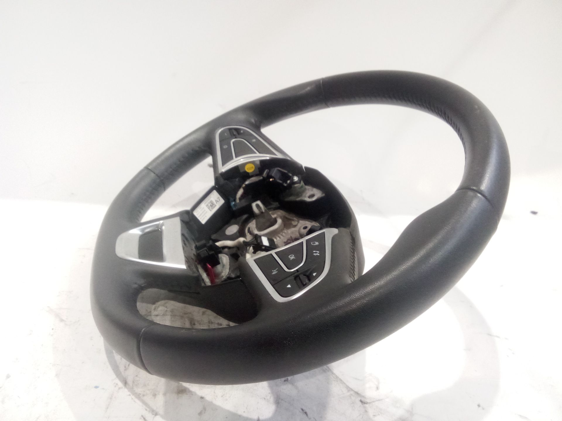 volante_484005825r_628660900e_1912715100_renault_megane_iv_hatchback_b9a_m_n_1_5_blue_dci_115_b9a6