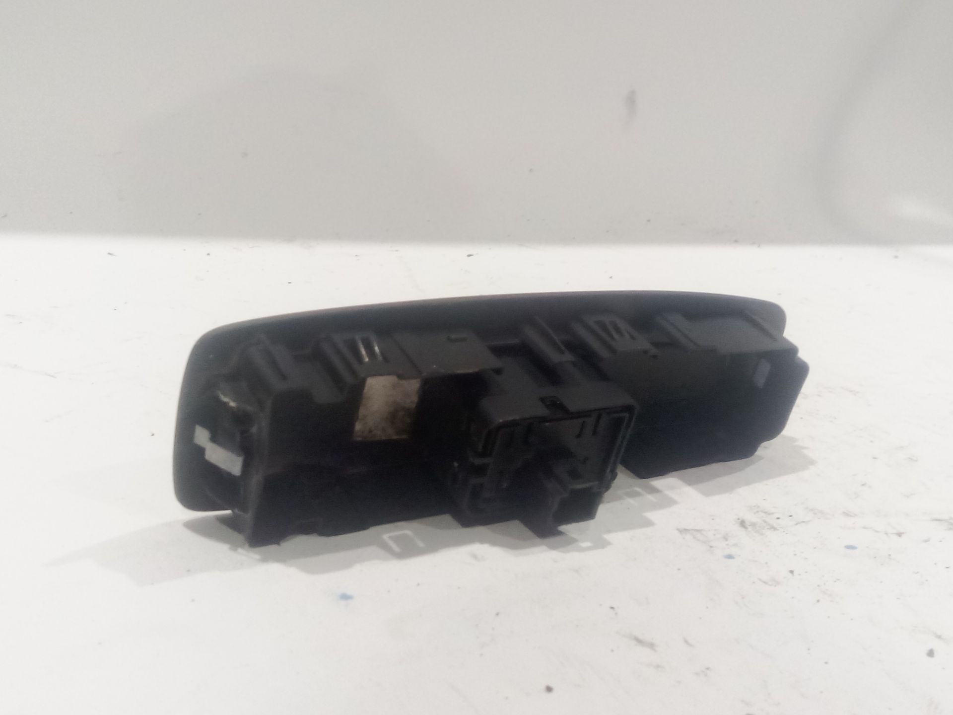 mando_elevalunas_delantero_derecho_809605274r_renault_megane_iv_hatchback_b9a_m_n_1_6_dci_130_b9a4