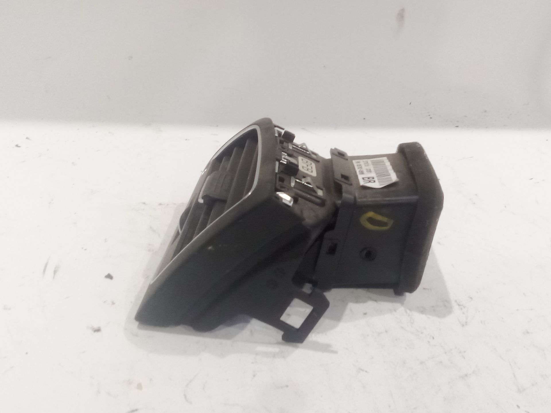 aireador_687600666r_renault_megane_iv_hatchback_b9a_m_n_1_6_dci_130_b9a4